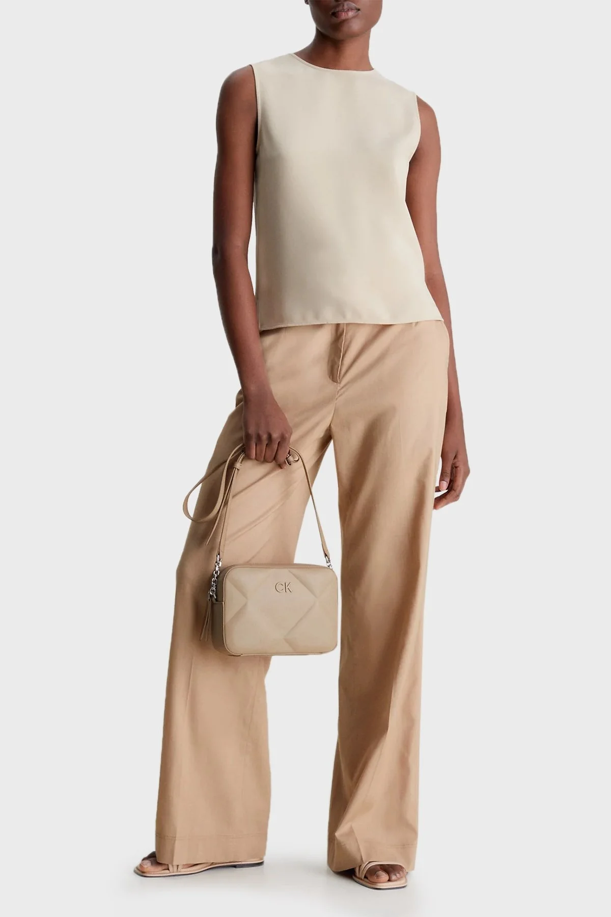 Calvin Klein Ayarlanabilir Omuz Askılı K60K610767A04 Bayan Çanta K60K610767 A04 BEJ - 2