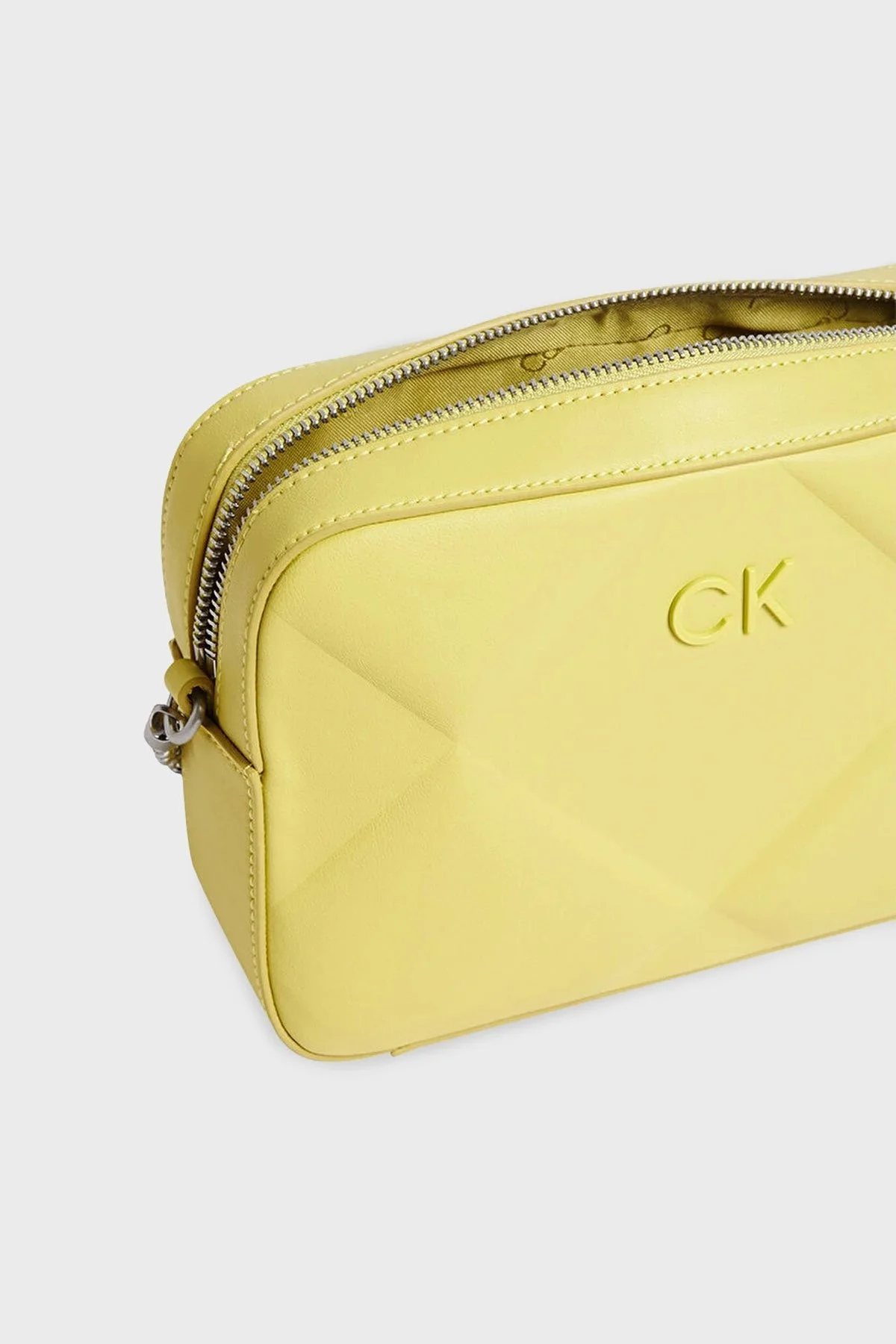 Calvin Klein Ayarlanabilir Omuz Askılı K60K610767ZAV Bayan Çanta K60K610767 ZAV Olive - 3