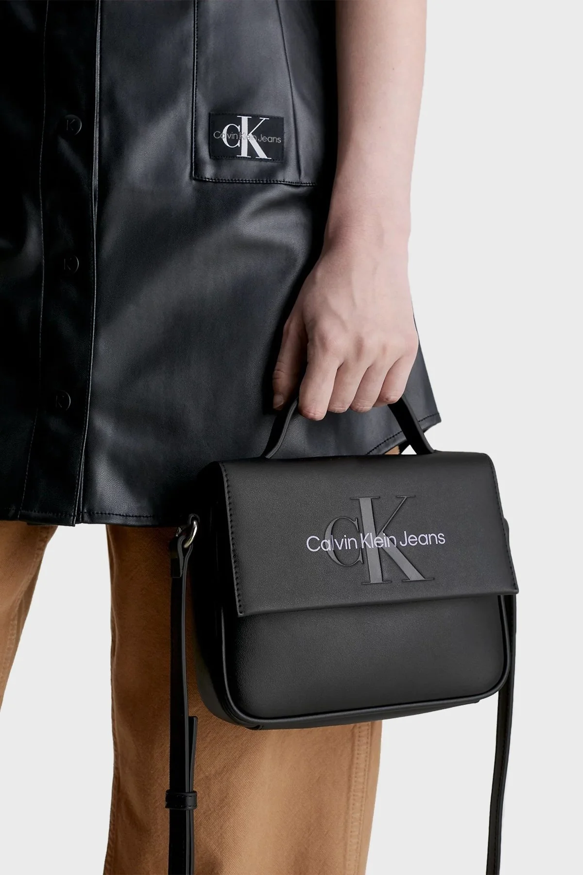 Calvin Klein Ayarlanabilir Omuz Askılı K60K6108290GJ Bayan Çanta K60K610829 0GJ SİYAH - 4