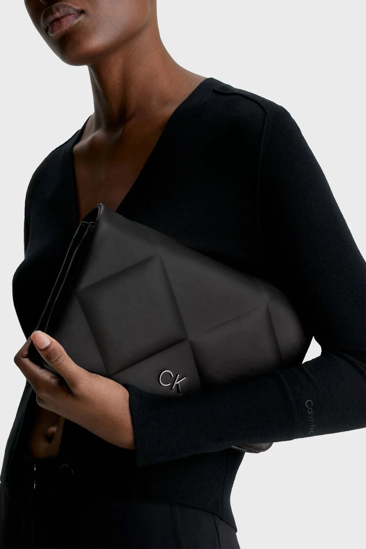 Calvin Klein Ayarlanabilir Omuz Askılı K60K611021BAX Bayan Çanta K60K611021 BAX SİYAH - 4