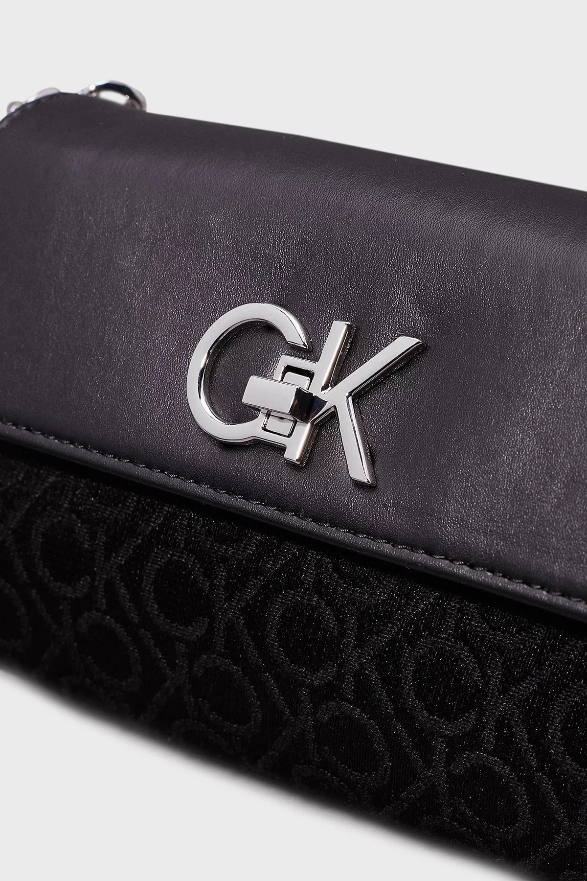 Calvin Klein Ayarlanabilir Omuz Askılı K60K6126420GK Bayan Çanta K60K612642 0GK SİYAH - 4
