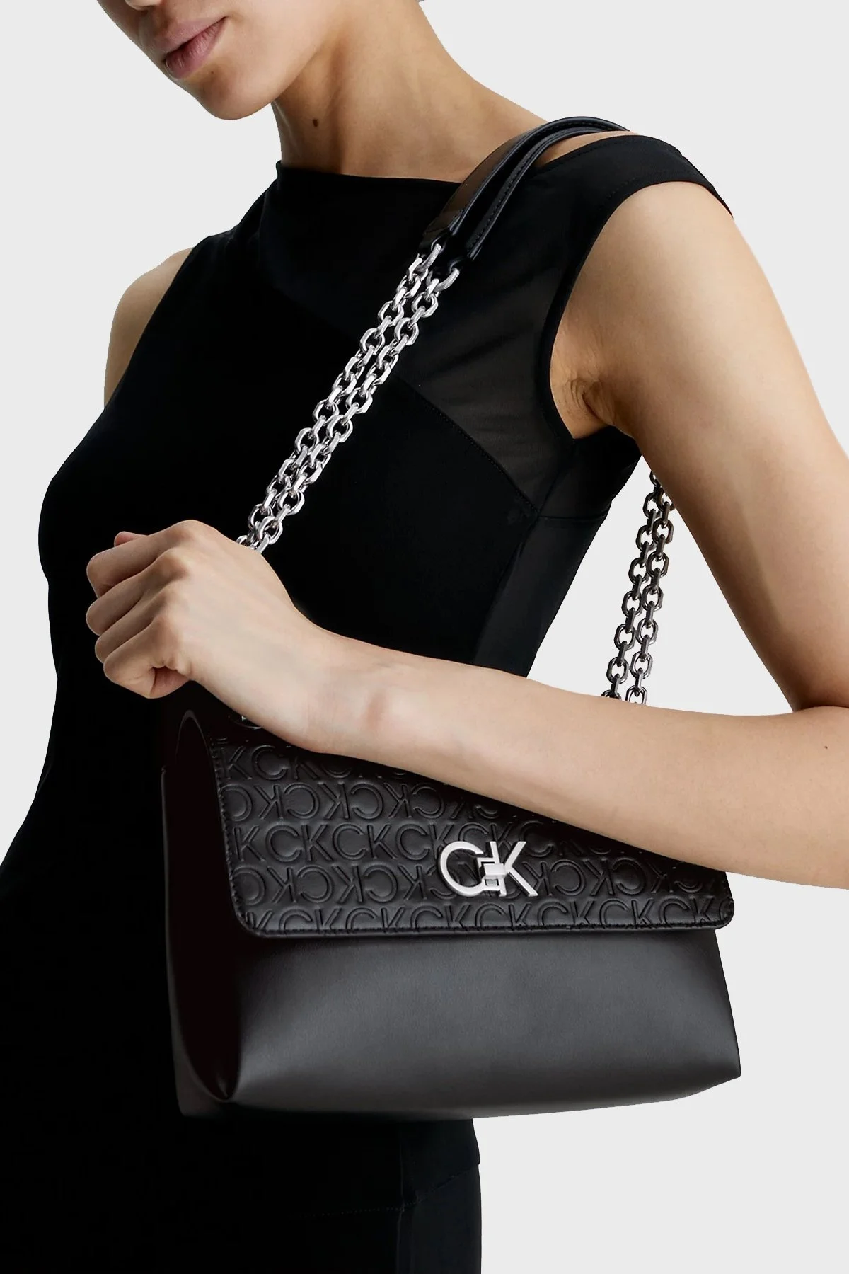 Calvin Klein Ayarlanabilir Zincir Omuz Askılı Logolu Suni Deri K60K611533BAX Bayan Çanta K60K611533 BAX SİYAH - 3