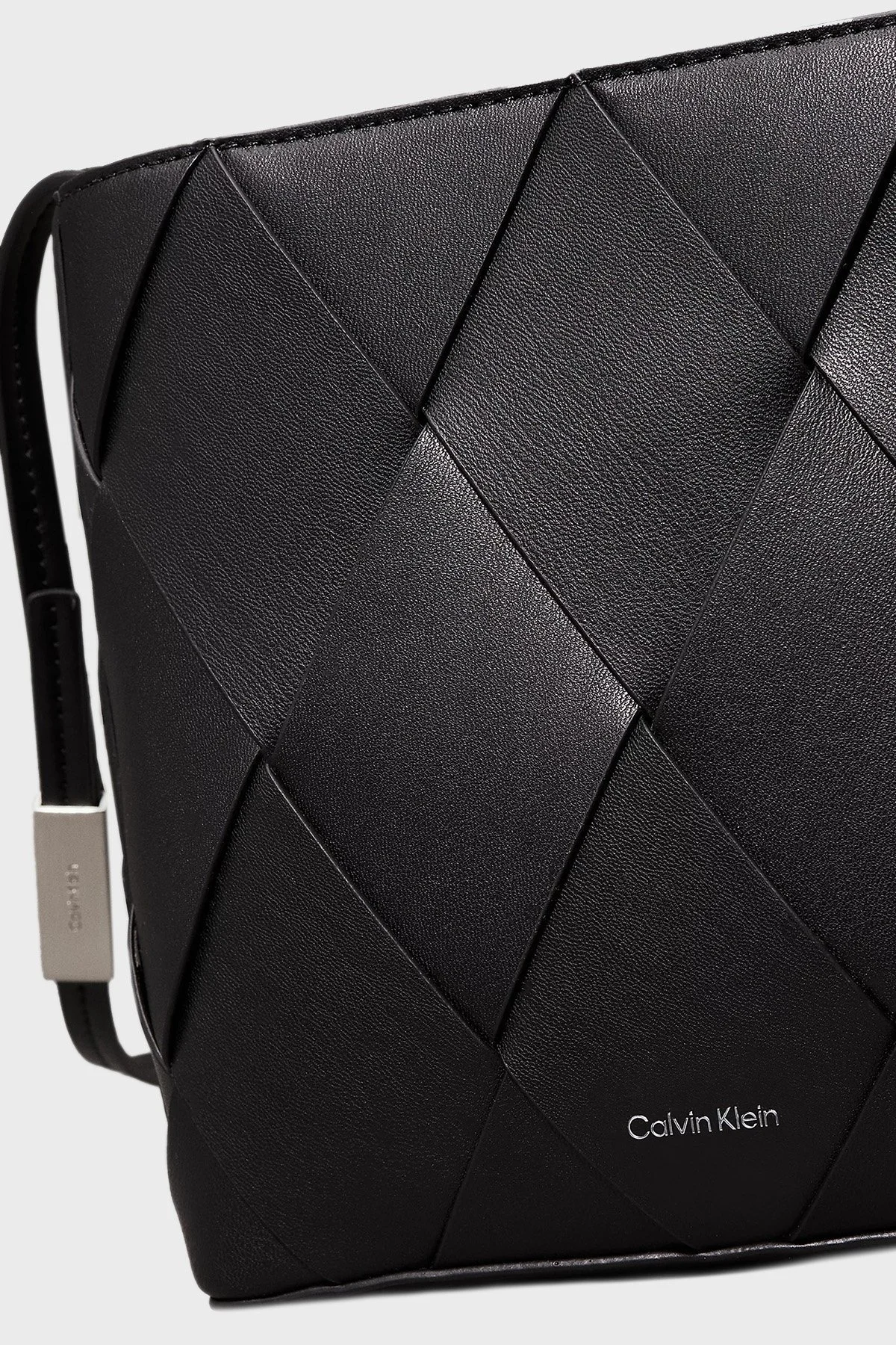 Calvin Klein Baklava Desenli Ayarlanabilir Askılı K60K612991BEH Bayan Çanta K60K612991 BEH SİYAH - 12