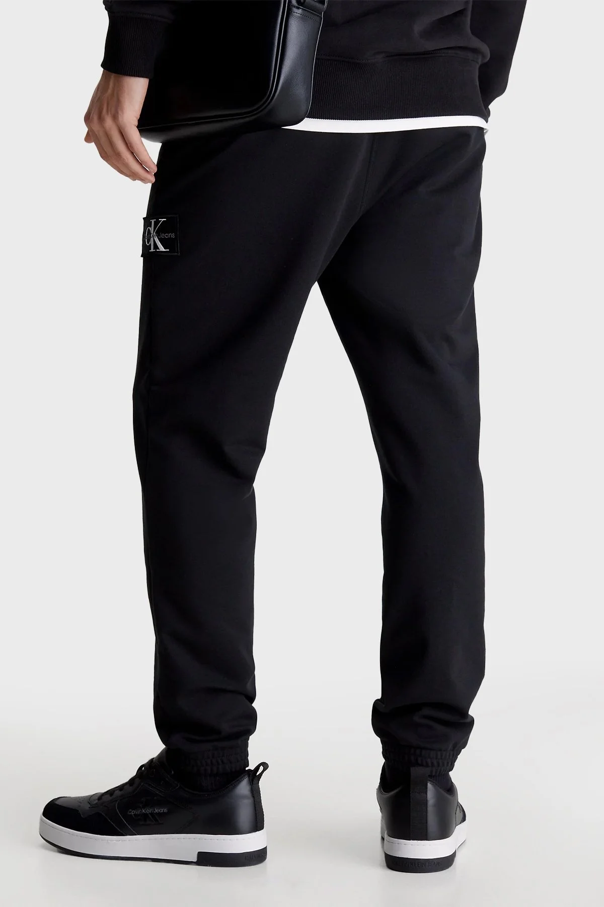 Calvin Klein Belden Bağlamalı Streç Pamuklu Slim Fit Jogger J30J325336BEH Erkek Pantolon J30J325336 BEH SİYAH - 2