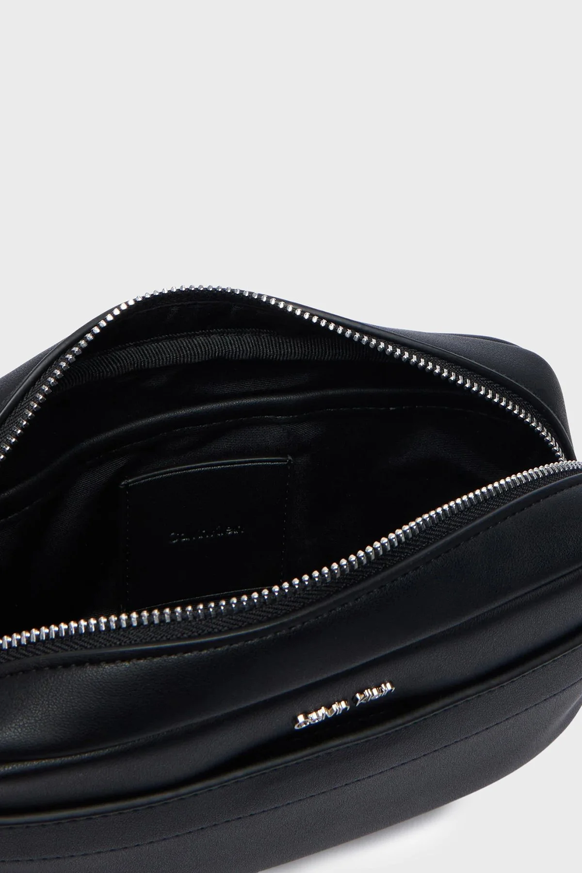 Calvin Klein Bilek Askılı LV04D1277GUB1 Erkek Traş Çantası LV04D1277G UB1 Siyah - 4