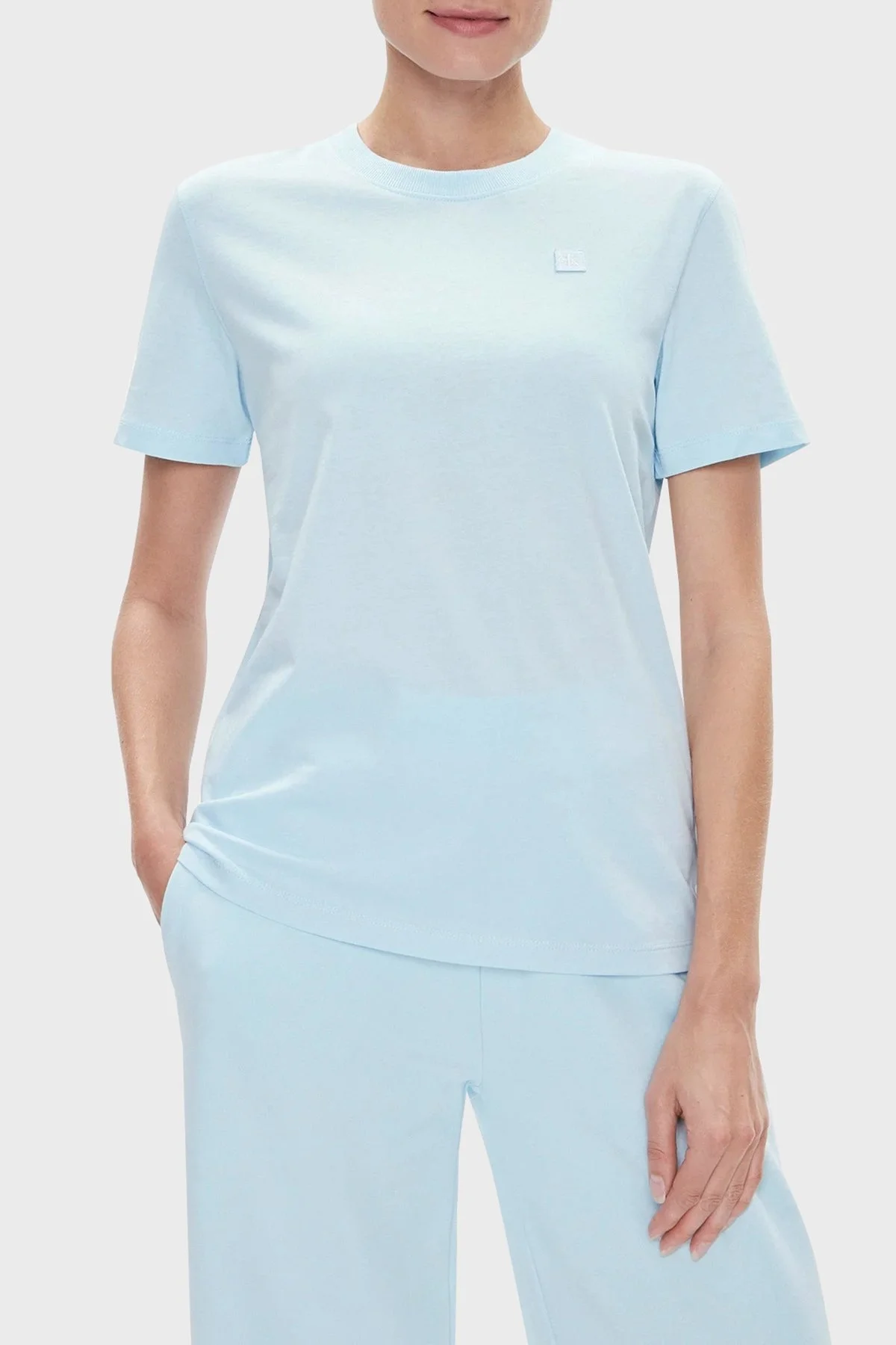 Calvin Klein Bisiklet Yaka % 100 Pamuk Regular Fit J20J223226CYR Bayan T Shirt J20J223226 CYR AÇIK MAVİ - 1