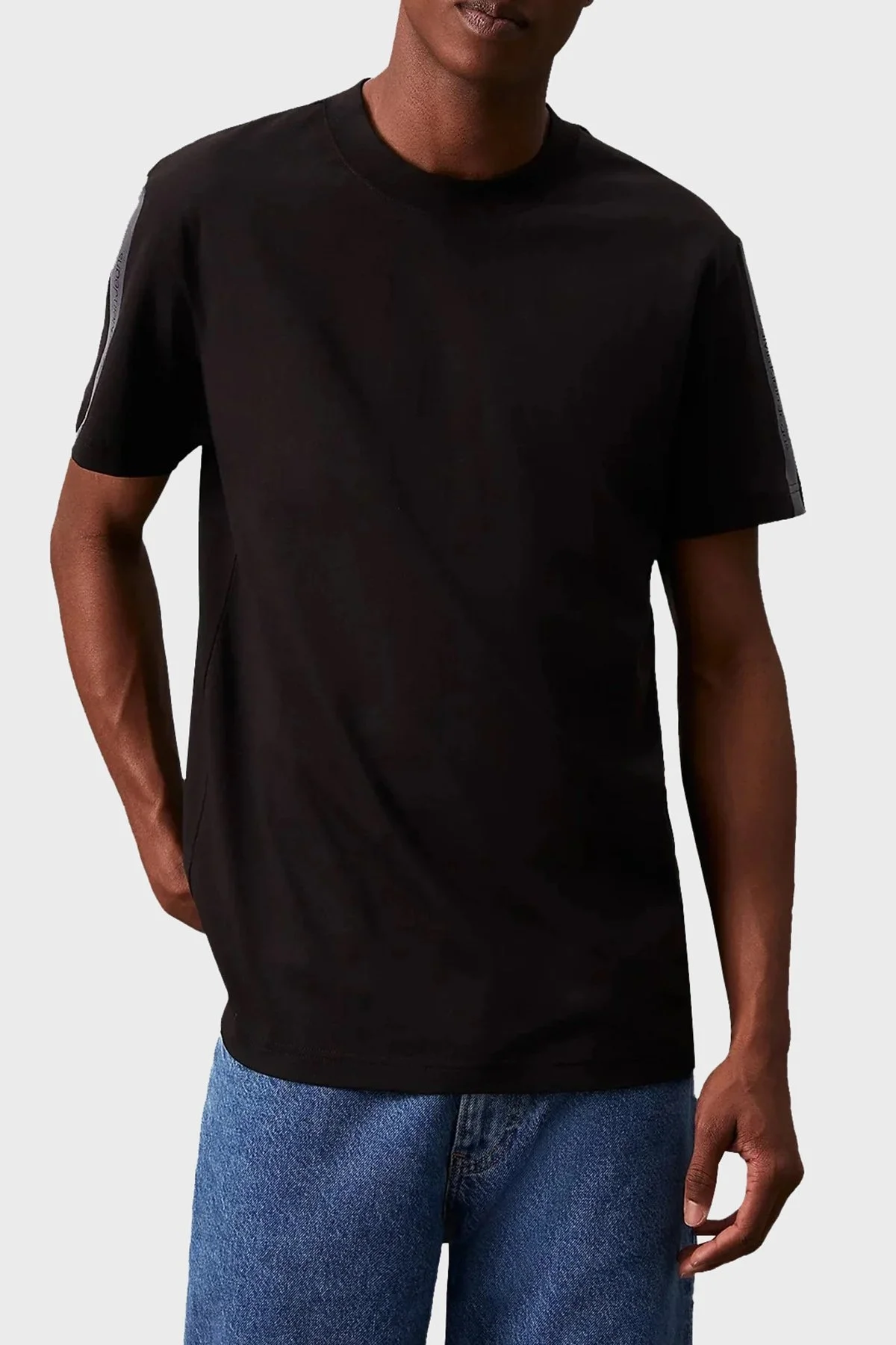 Calvin Klein Bisiklet Yaka Regular Fit J30J325653BEH Erkek T Shirt J30J325653 BEH SİYAH - 1