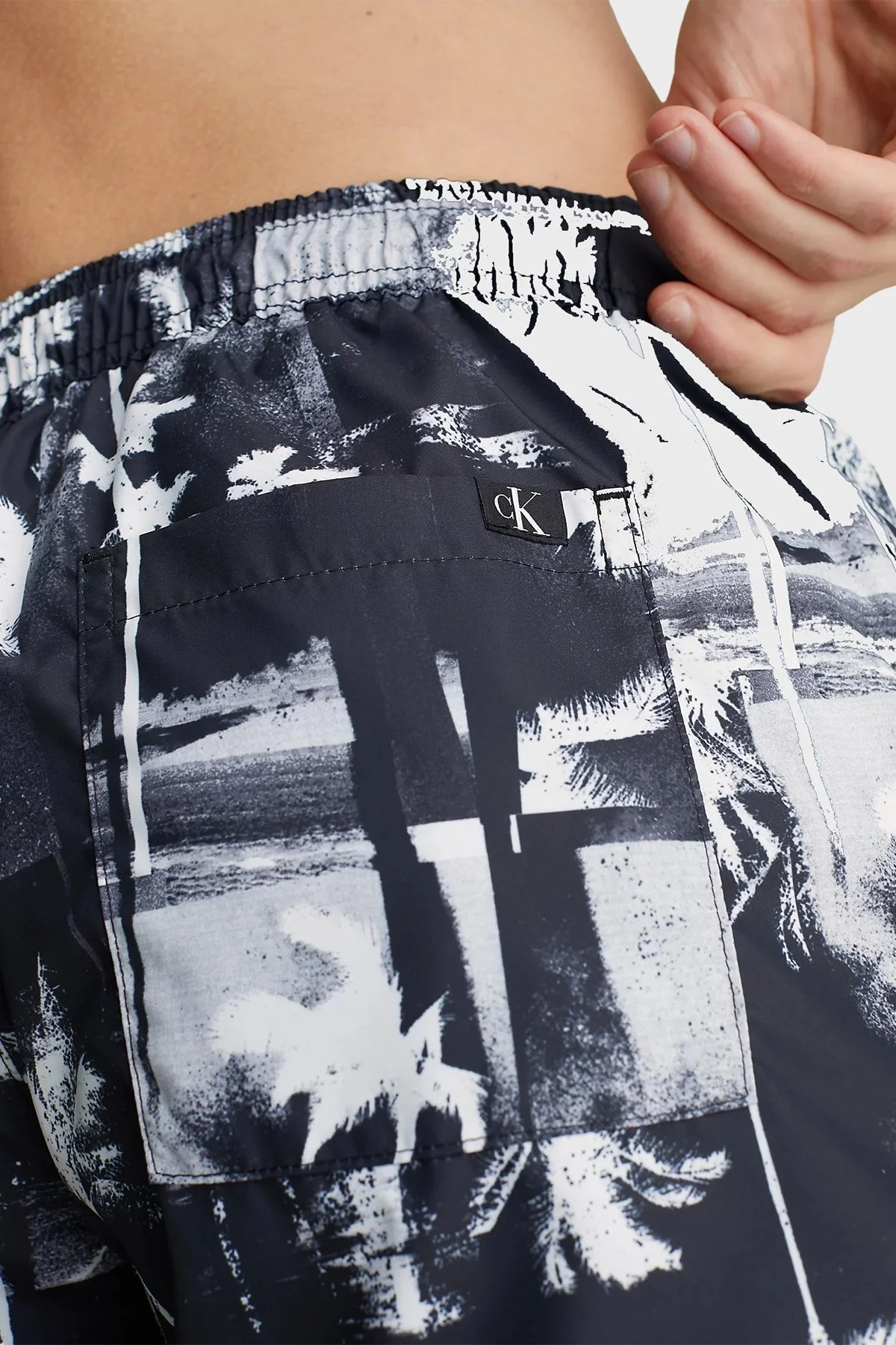Calvin Klein Cepli KM0KM009680GL Erkek Mayo Short KM0KM00968 0GL SİYAH-BEYAZ - 4