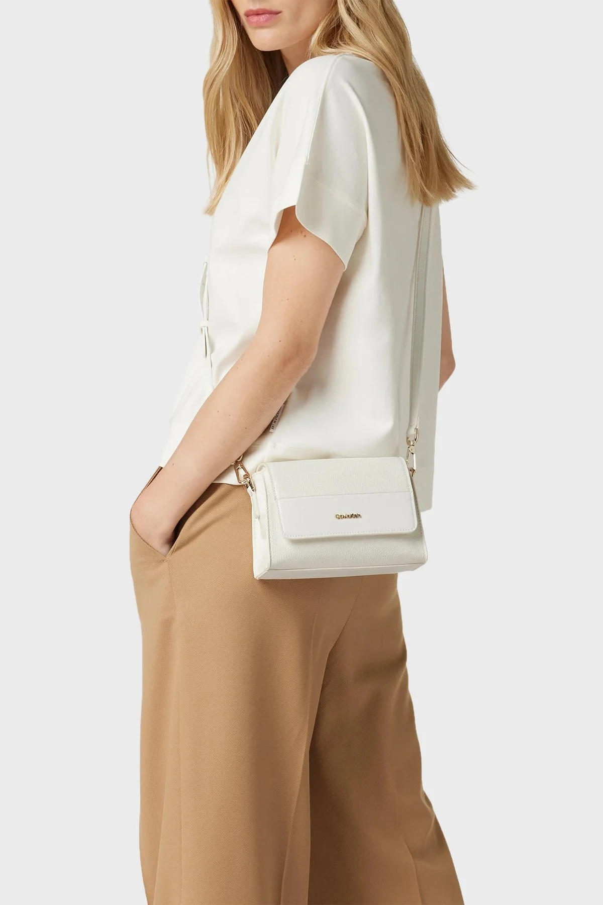 Calvin Klein Çıkarılabilir Çapraz Askılı K60K610437YAF Bayan Çanta K60K610437 YAF BEYAZ - 2
