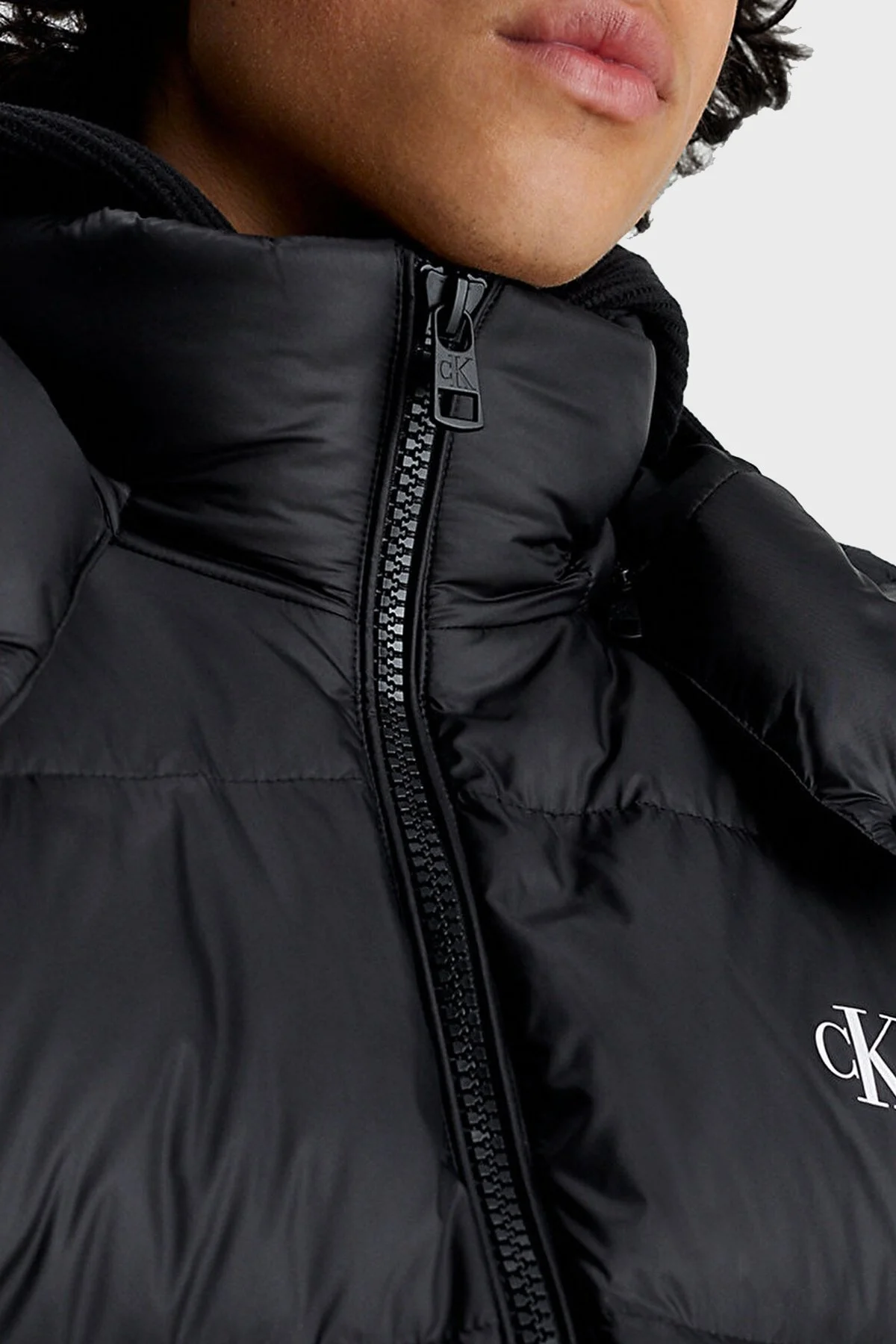 Calvin Klein Çıkarılabilir Kapüşonlu Regular Fit Uzun Şişme J30J324056BEH Erkek Mont J30J324056 BEH SİYAH - 4