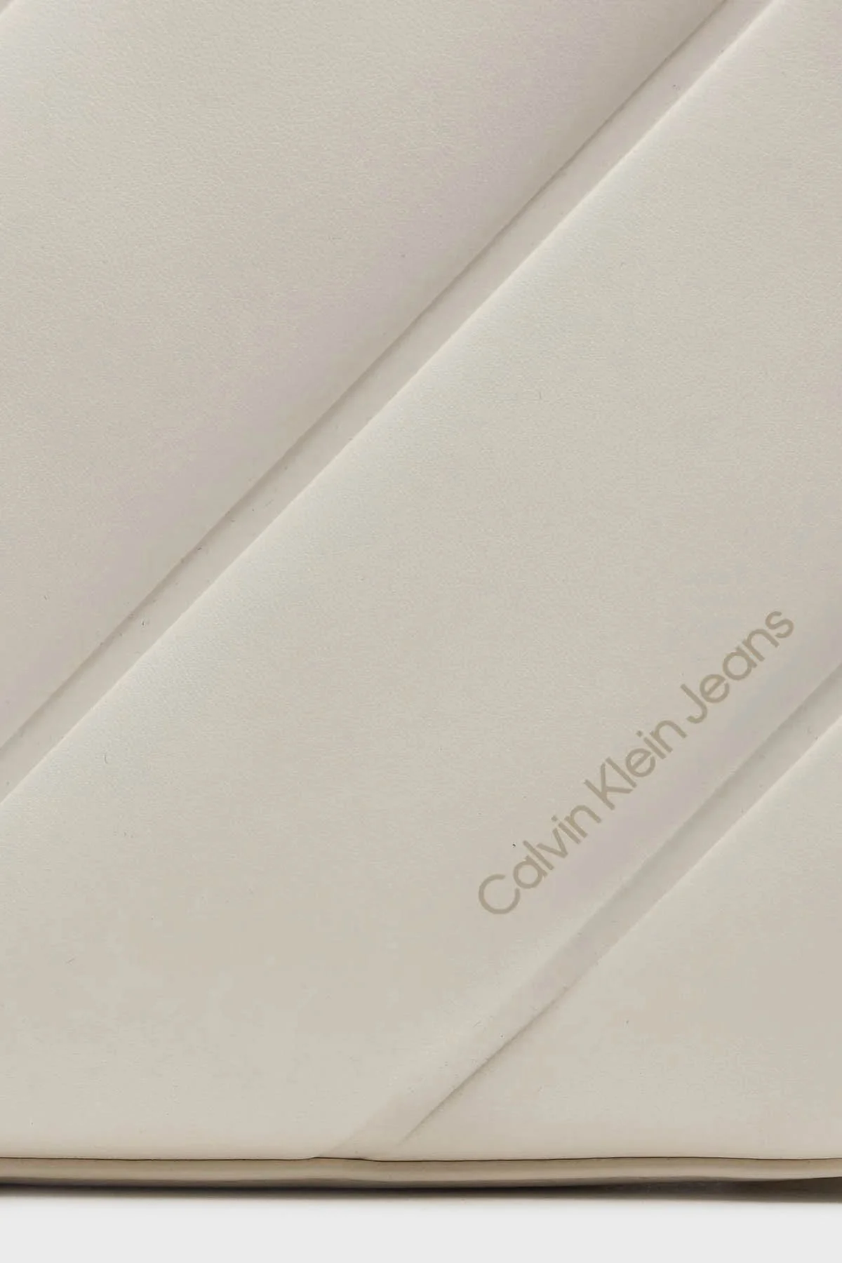 Calvin Klein Çıkarılabilir Uzatma Askılı K60K611957YAN Bayan Çanta K60K611957 YAN BEYAZ - 4