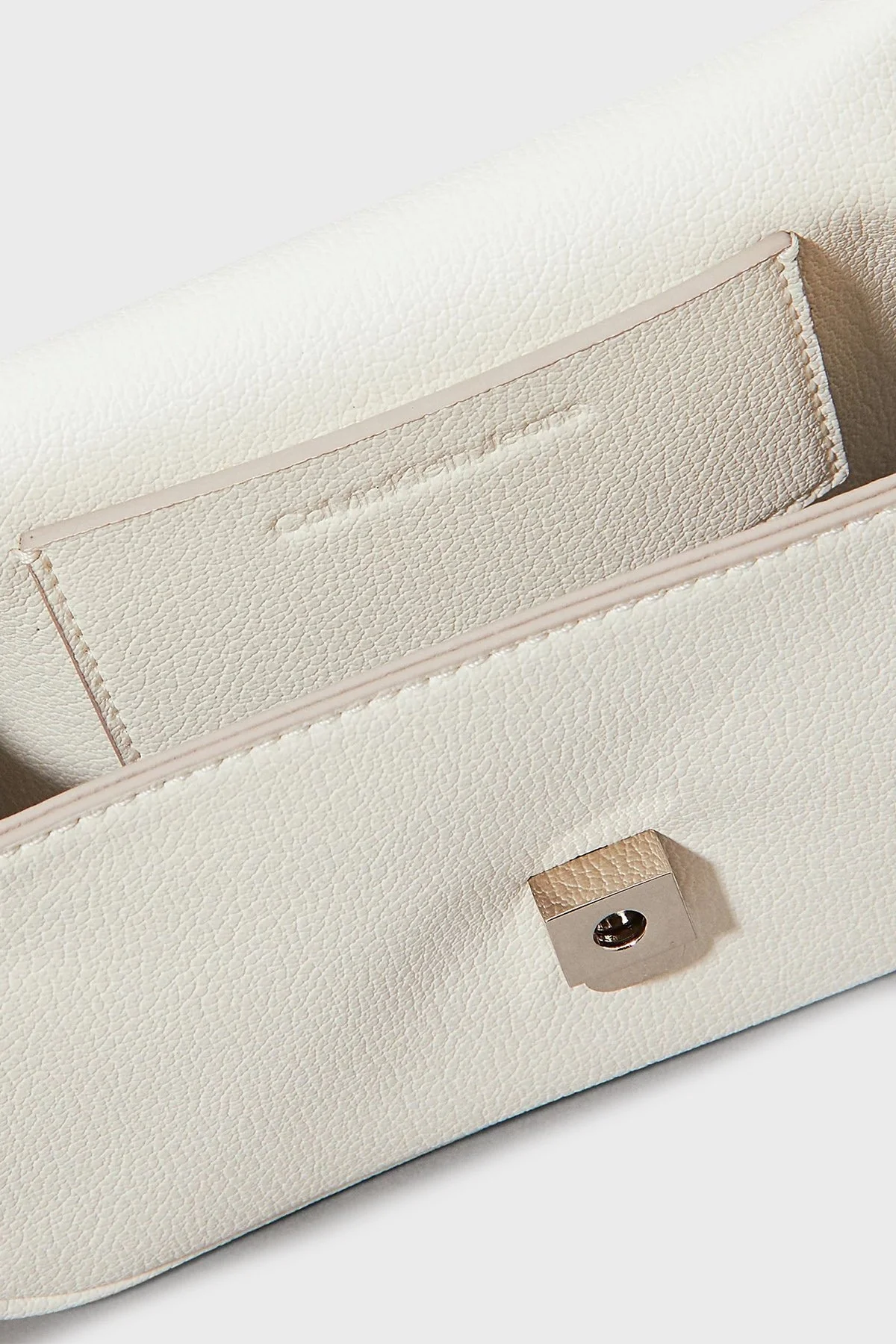 Calvin Klein Çıkarılabilir Zincir Askılı LV04K3134GCJH Bayan Çanta LV04K3134G CJH BEYAZ - 6