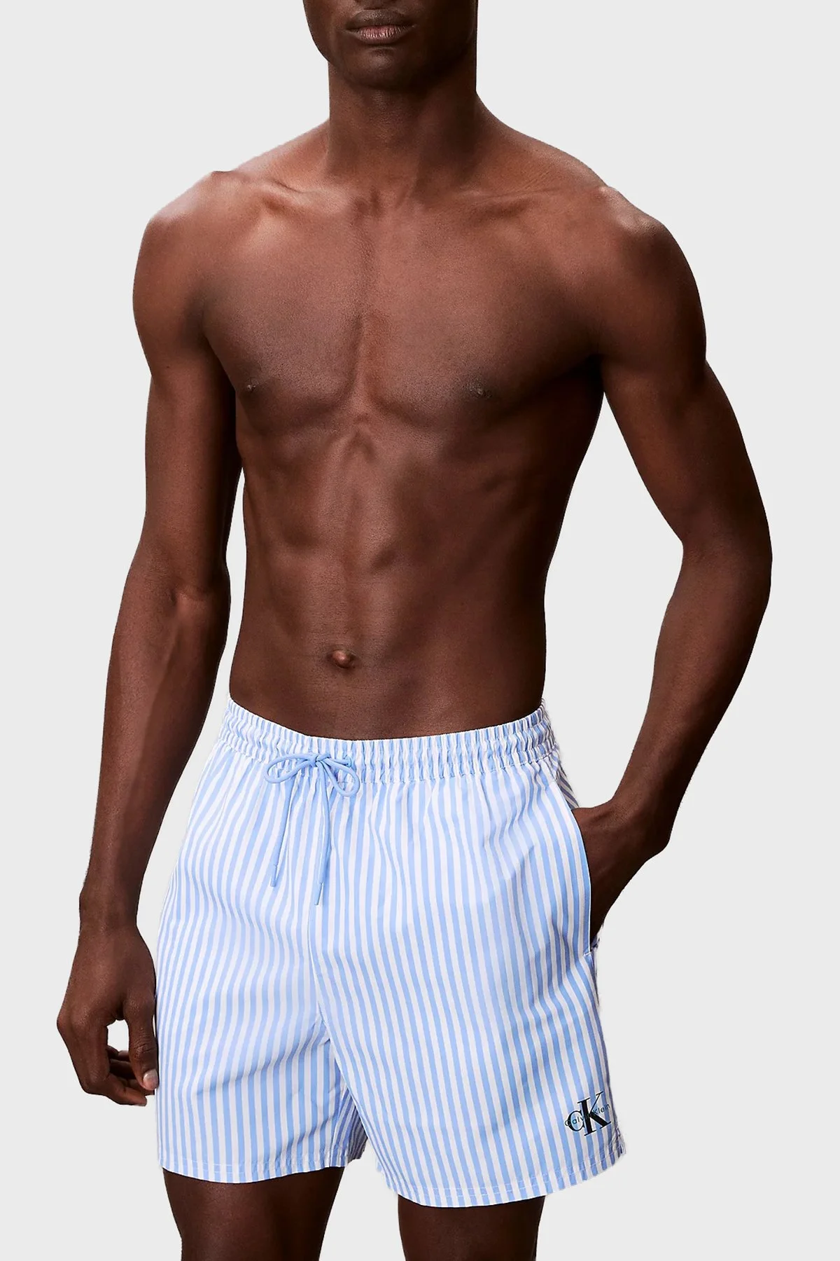 Calvin Klein Çizgili Bağlamalı LV00N61045SNE Erkek Mayo Short LV00N61045 SNE MAVİ BEYAZ - 1