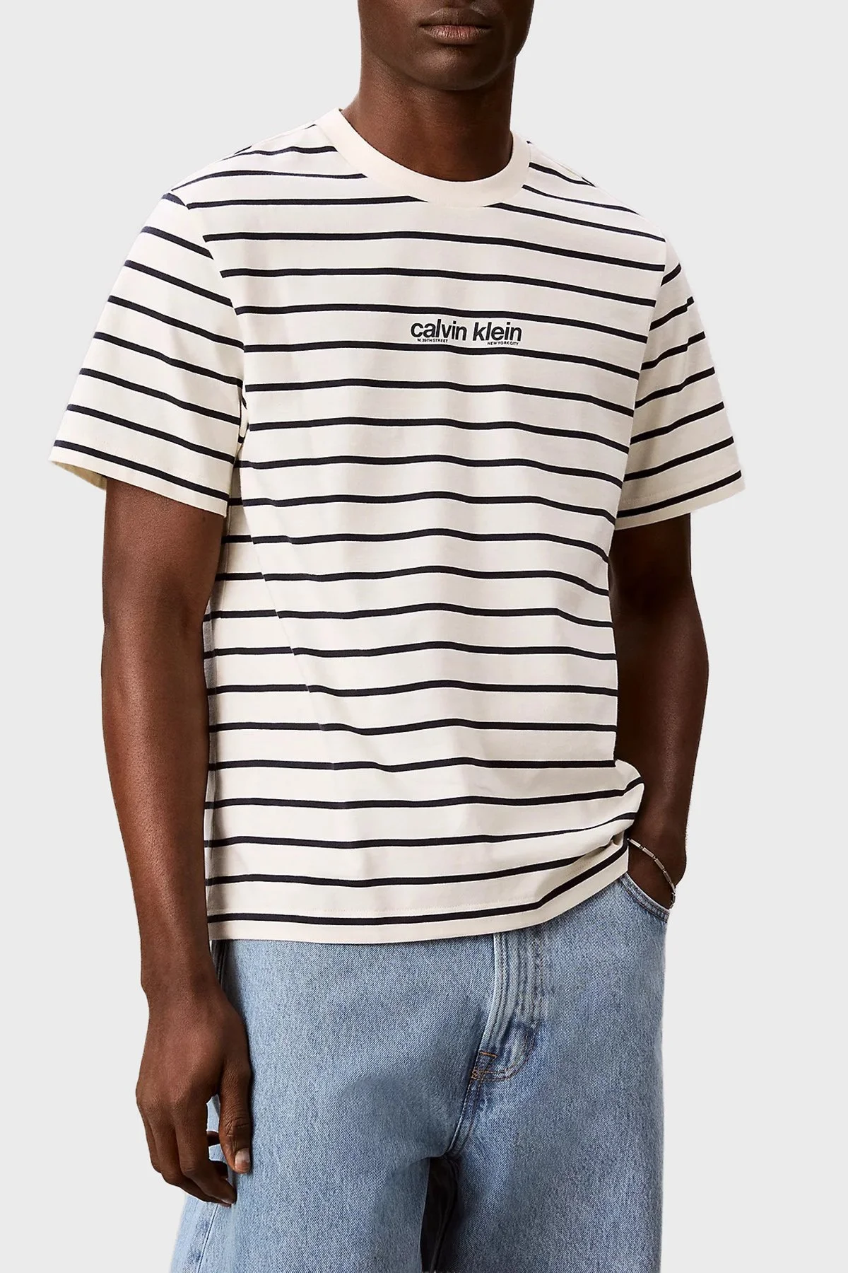 Calvin Klein Çizgili Pamuklu Relaxed Fit Bisiklet Yaka LV04RG236GYAS Erkek T Shirt LV04RG236G YAS KREM - 1