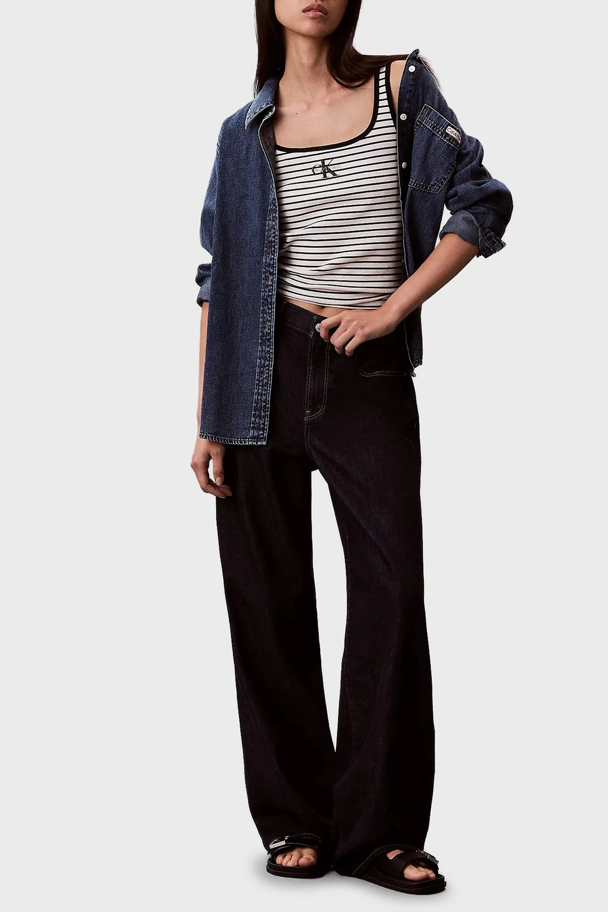 Calvin Klein Çizgili Pamuklu Slim Fit Yuvarlak Yaka Kolsuz LV047F832GXDY Kadın T Shirt LV047F832G XDY SİYAH BEYAZ - 2