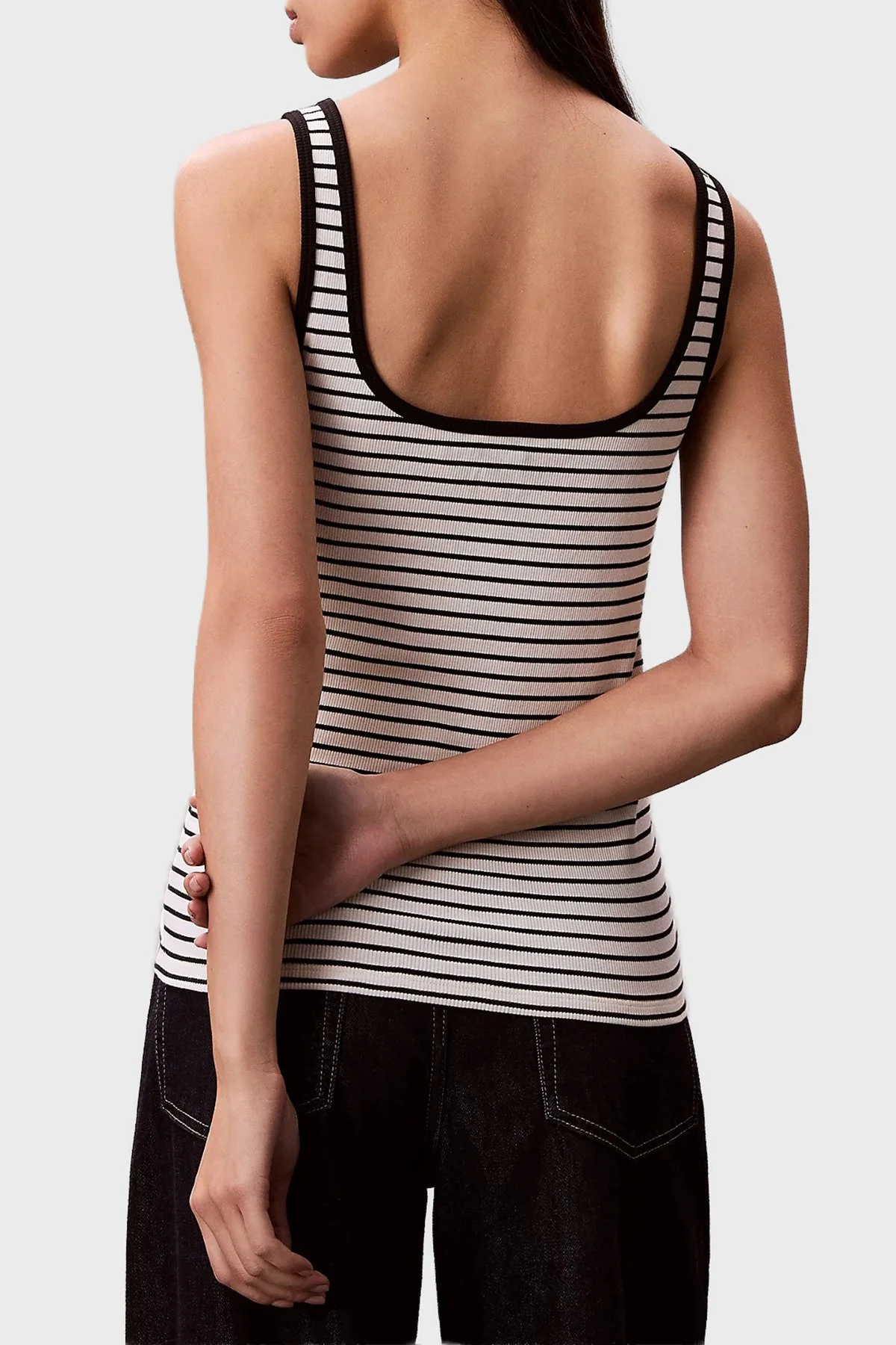 Calvin Klein Çizgili Pamuklu Slim Fit Yuvarlak Yaka Kolsuz LV047F832GXDY Kadın T Shirt LV047F832G XDY SİYAH BEYAZ - 3