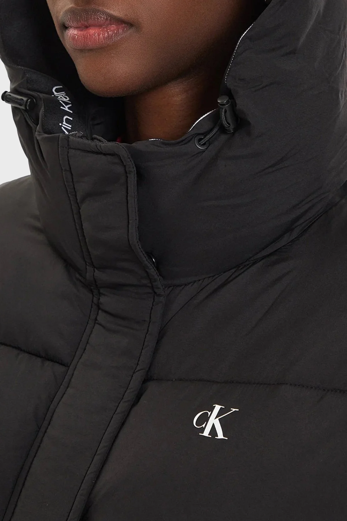 Calvin Klein Comfort Fit Kapüşonlu Kapitone J20J224112BEH Bayan Mont J20J224112 BEH SİYAH - 4