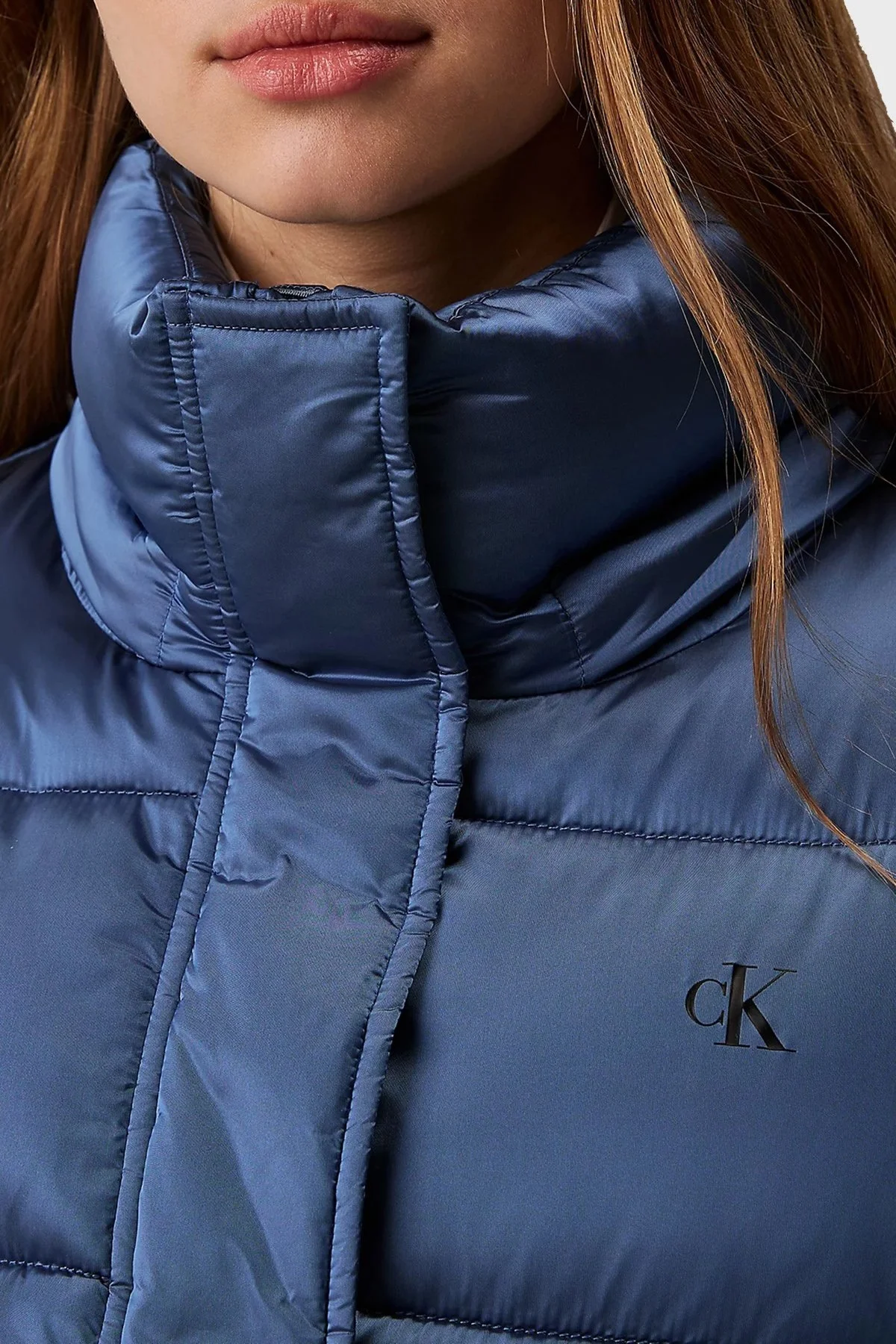 Calvin Klein Comfort Fit Kapüşonlu Parlak J20J224616CDO Bayan Mont J20J224616 CDO MAVİ - 4