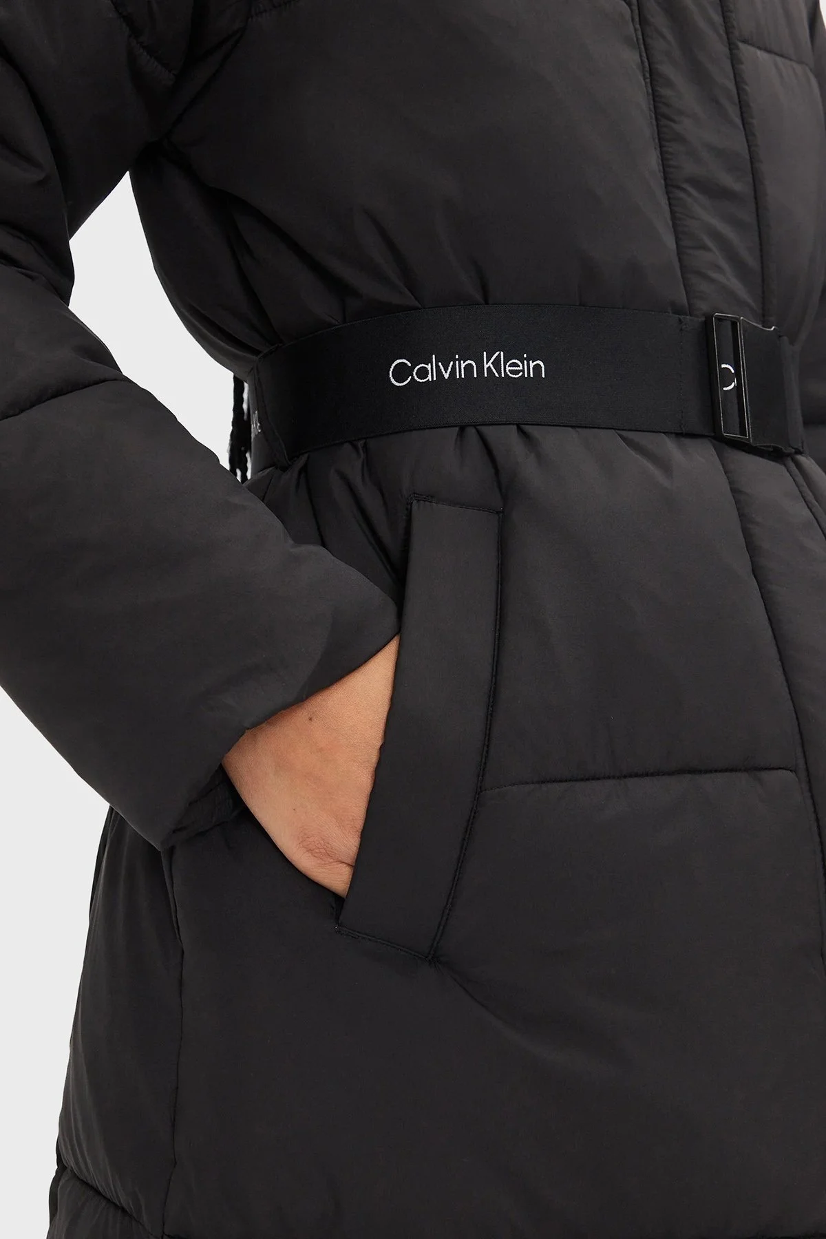Calvin Klein Comfort Fit Logo Kemerli Uzun Şişme J20J224122BEH Bayan Mont J20J224122 BEH SİYAH - 5