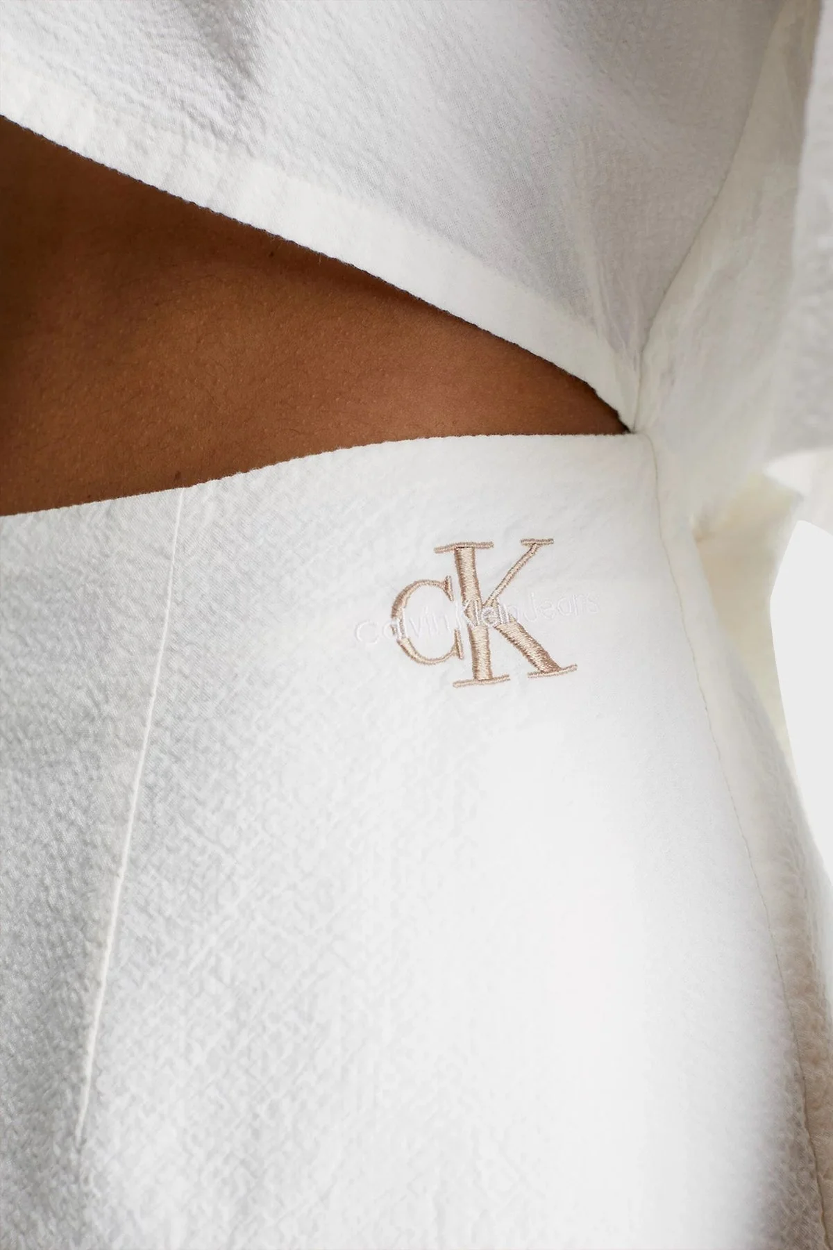 Calvin Klein Cut Out V Yaka Önden Düğmeli Pamuklu Relaxed Fit J20J221133YBH Bayan Elbise J20J221133 YBH BEYAZ - 3