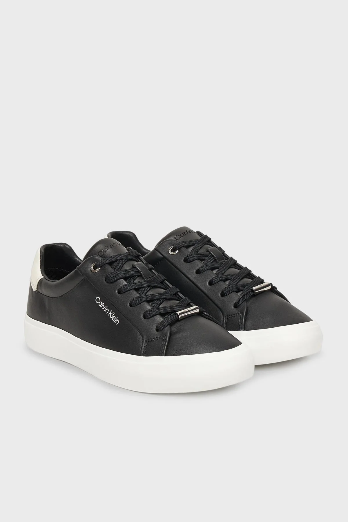 Calvin Klein Deri Logolu Bağcıklı Sneaker HW0HW027470GK Bayan Ayakkabı HW0HW02747 0GK SİYAH - 2