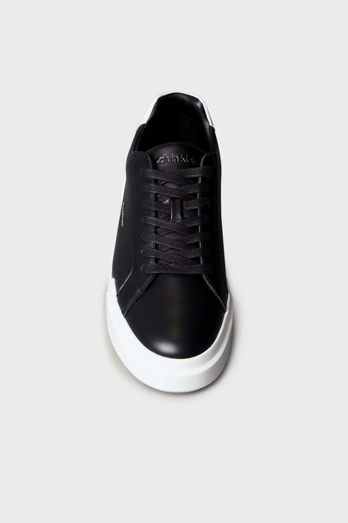 Calvin Klein Deri Logolu Kalın Taban Sneaker YM0YM013440GM Erkek Ayakkabı YM0YM01344 0GM SİYAH-BEYAZ - 4