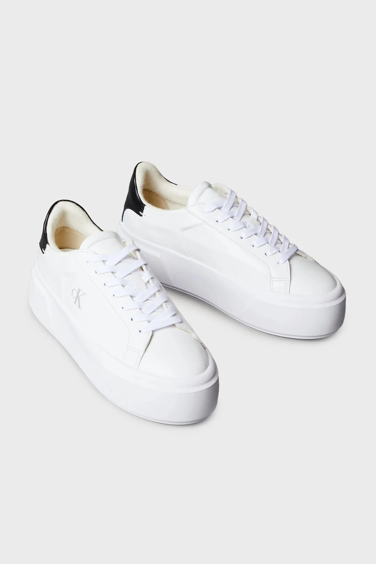 Calvin Klein Deri Logolu Platform Sneaker YW0YW0192801W Bayan Ayakkabı YW0YW01928 01W BEYAZ-SİYAH - 3