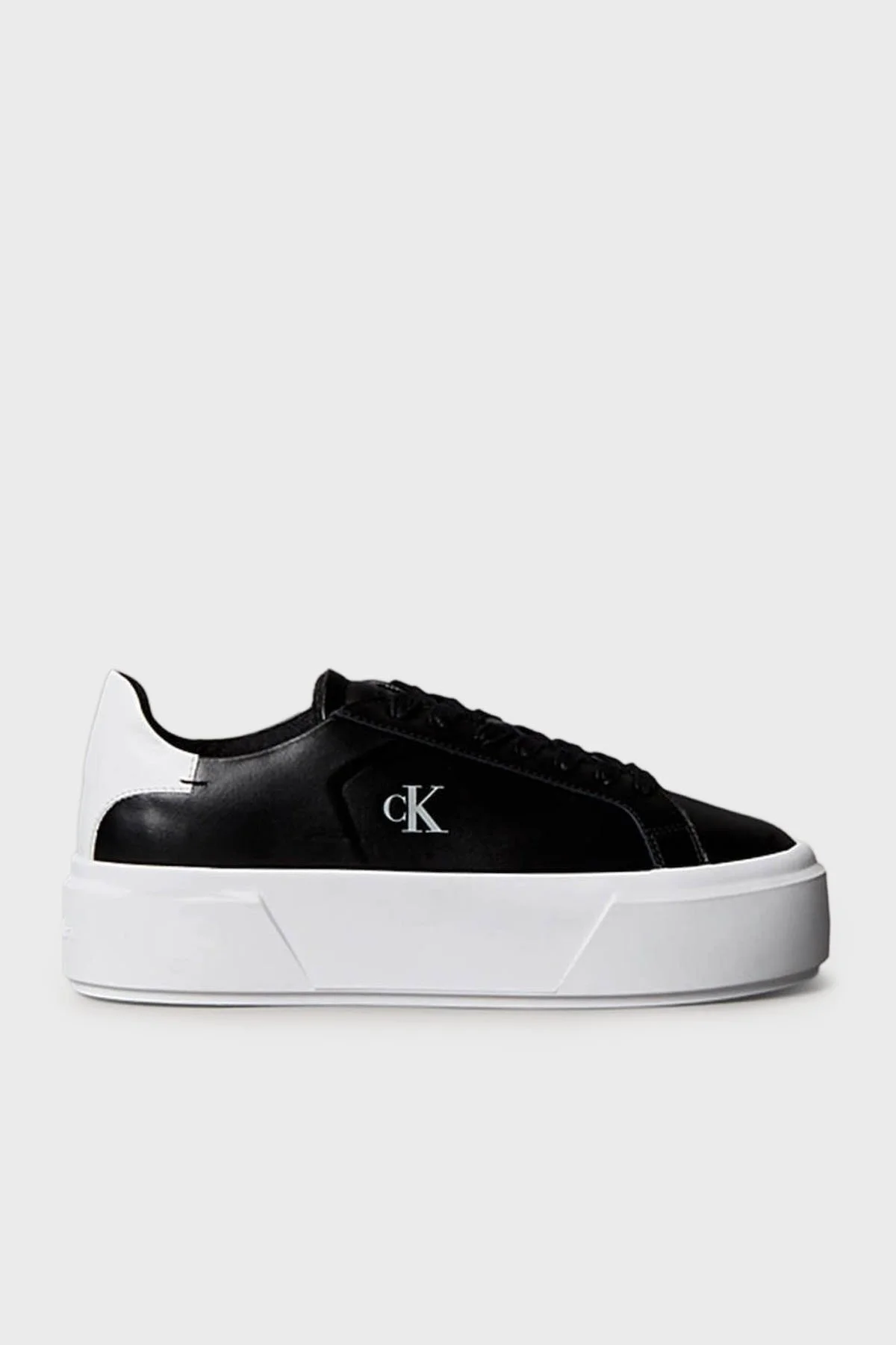 Calvin Klein Deri Logolu Platform Sneaker YW0YW019280GM Bayan Ayakkabı YW0YW01928 0GM SİYAH-BEYAZ - 1