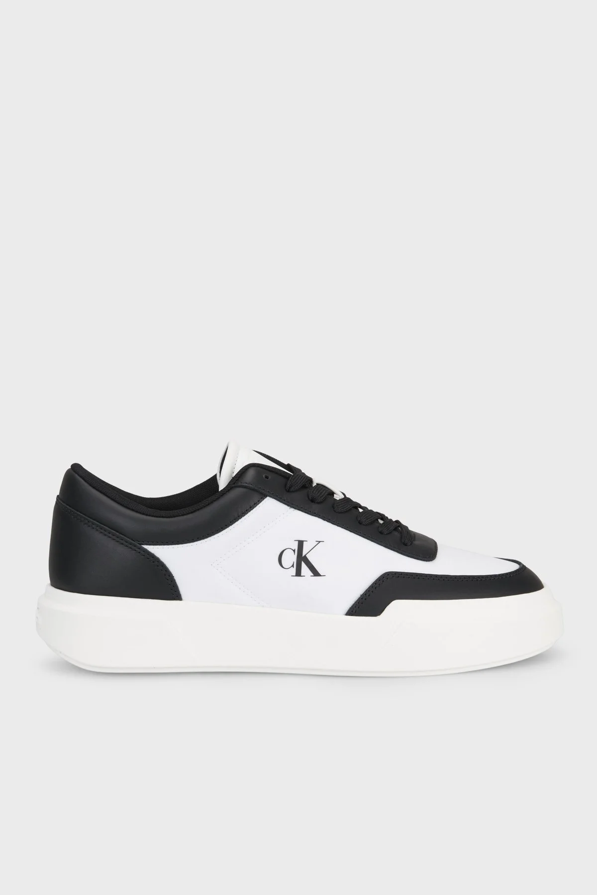 Calvin Klein Deri Logolu Sneaker HM0HM0232601W Erkek Ayakkabı HM0HM02326 01W Beyaz-siyah - 1