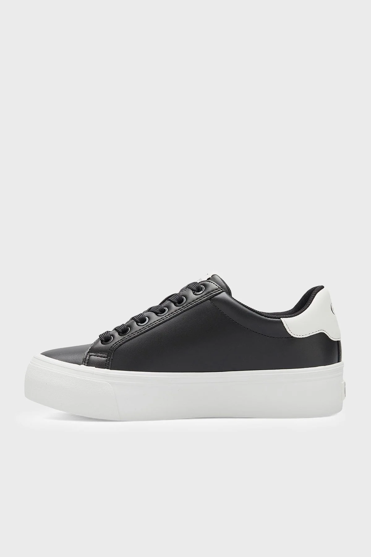 Calvin Klein Deri Logolu Sneaker HW0HW03159BDS Kadın Ayakkabı HW0HW03159 BDS Siyah - 2