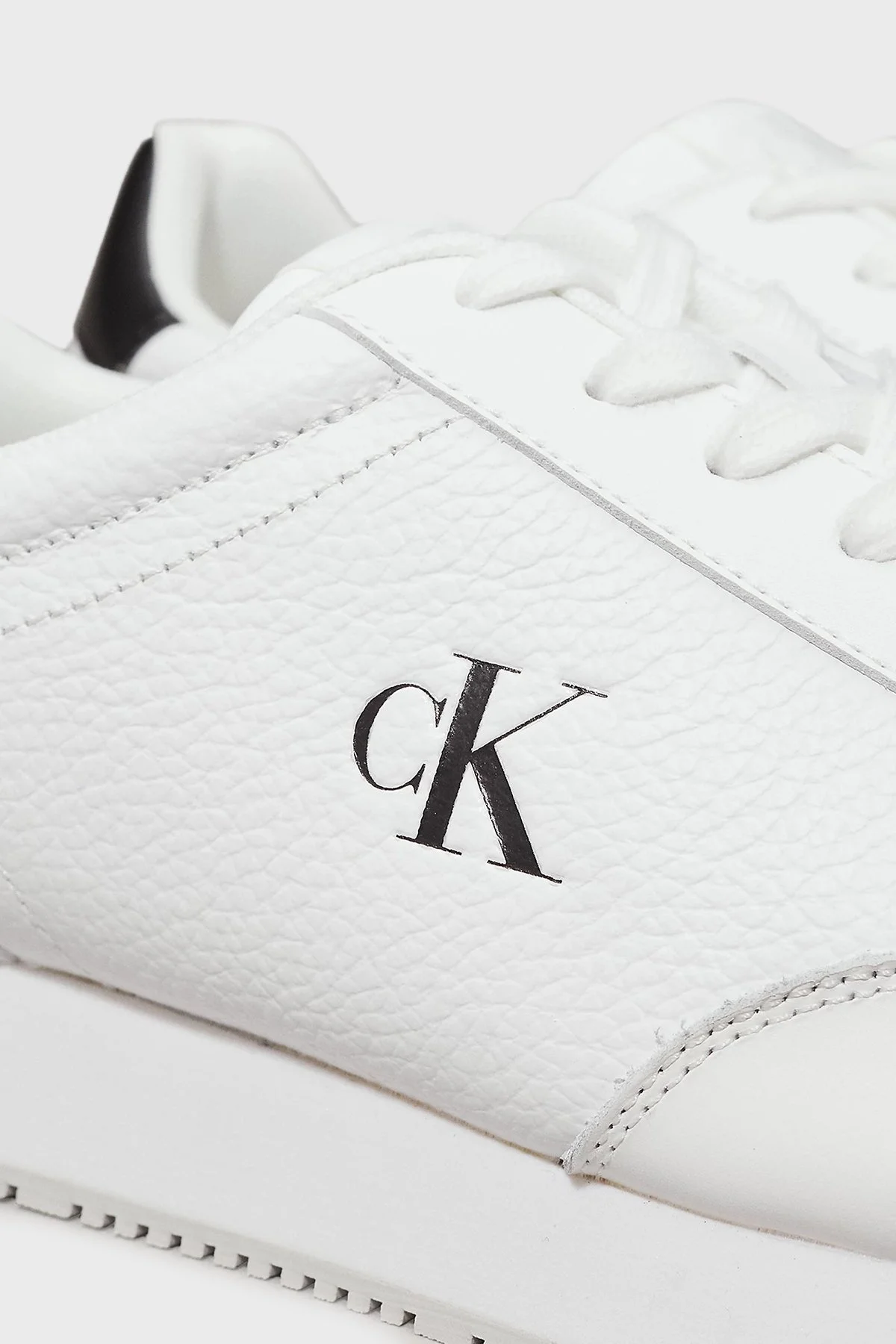 Calvin Klein Deri Logolu Sneaker YM0YM0118701W Erkek Ayakkabı YM0YM01187 01W BEYAZ-SİYAH - 13