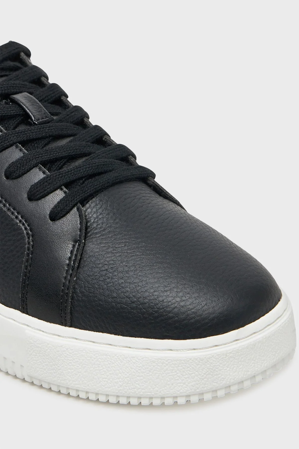 Calvin Klein Deri Logolu Sneaker YM0YM011980GN Erkek Ayakkabı YM0YM01198 0GN SİYAH-BEYAZ - 11