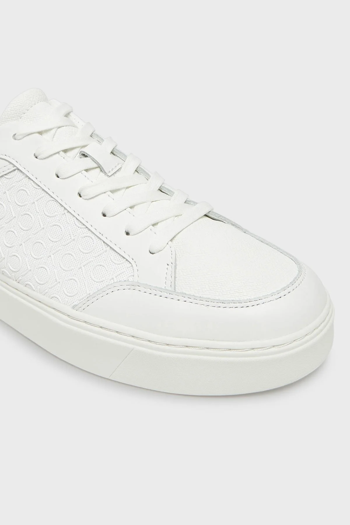 Calvin Klein Deri Monogram Logo Baskılı Sneaker HM0HM018990K4 Erkek Ayakkabı HM0HM01899 0K4 BEYAZ - 5