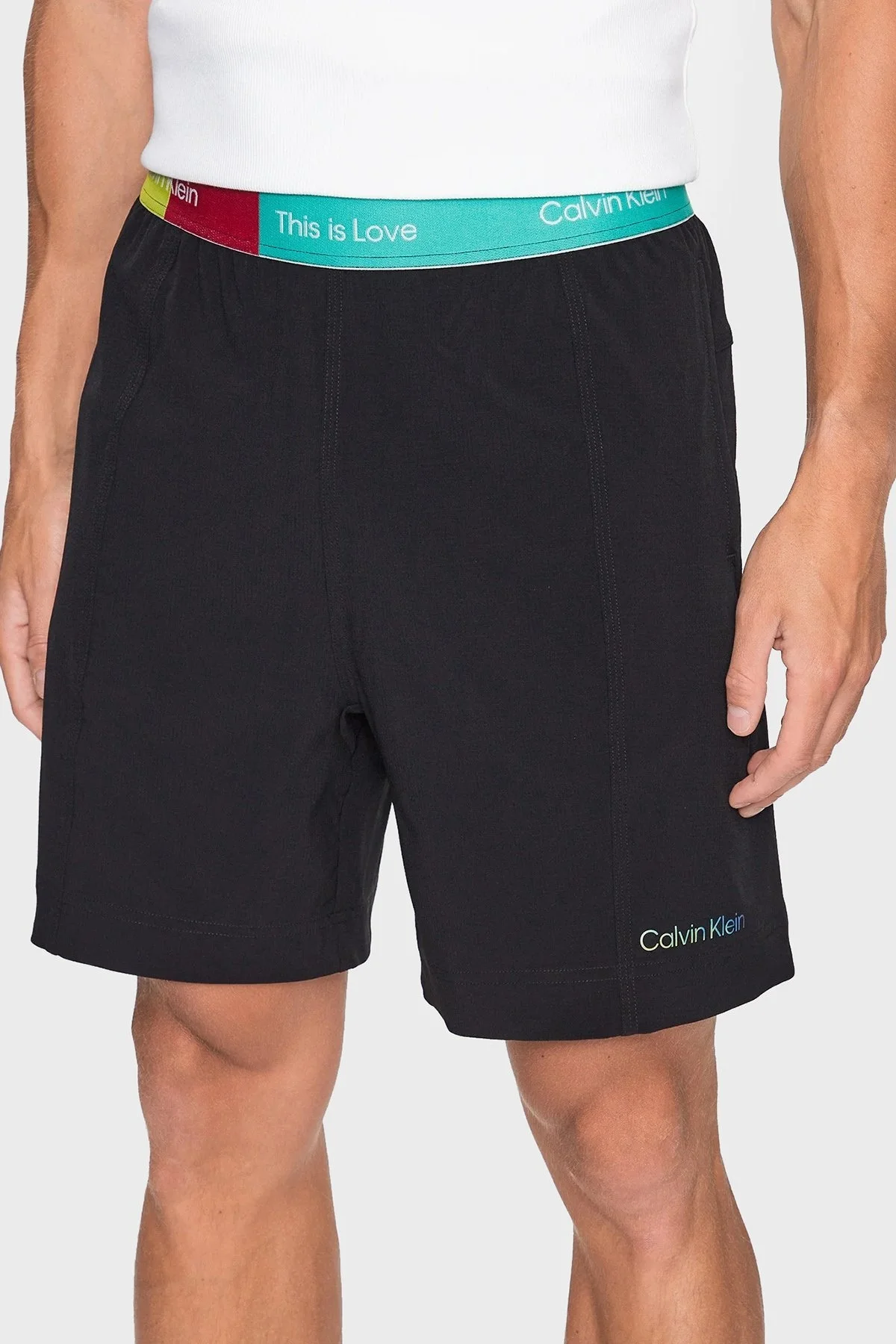 Calvin Klein Elastik Bel Bantlı Cepli Regular Fit 00GMS3S808BAE Erkek Short 00GMS3S808 BAE SİYAH - 1