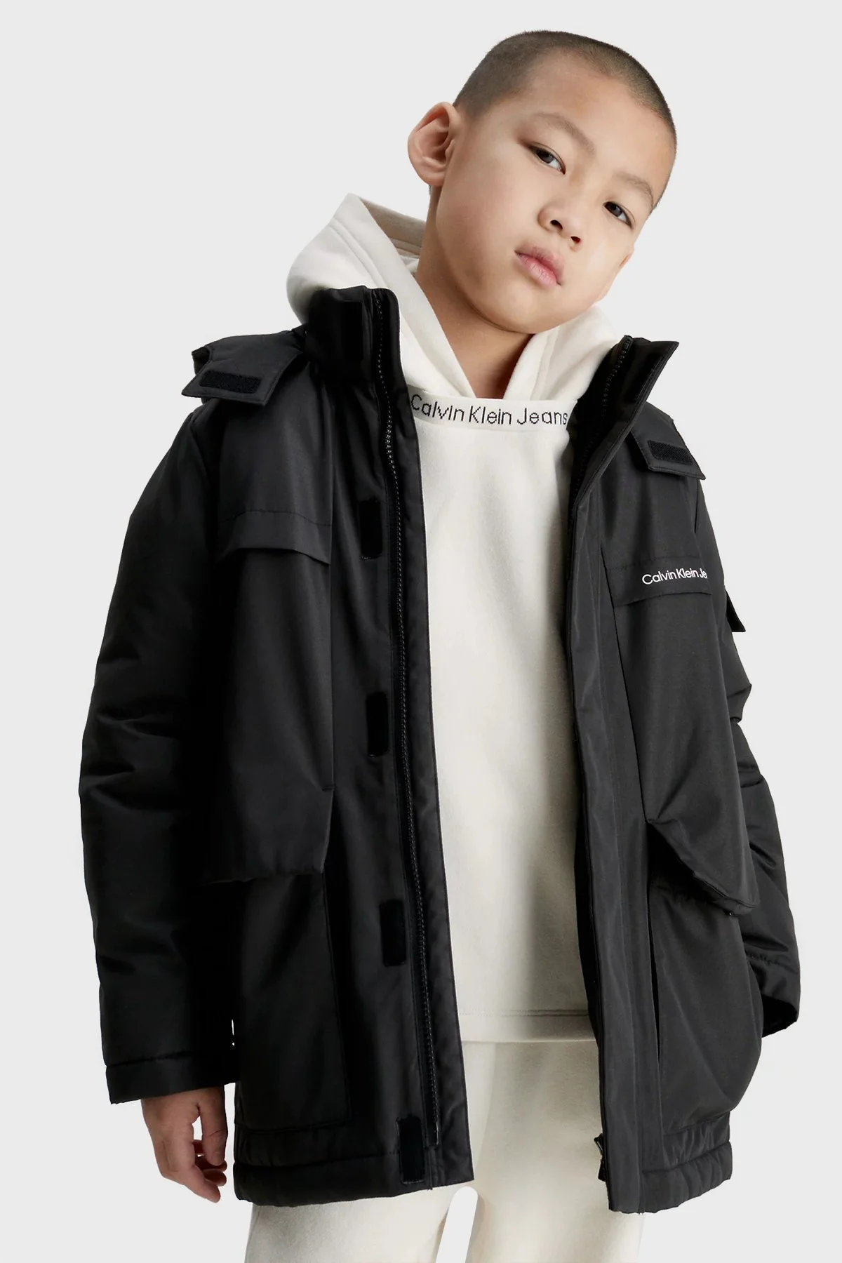 Calvin Klein Erkek Çocuk Su Geçirmez Regular Çıkarılabilir Kapüşonlu IB0IB012740GM Mont IB0IB01274 0GM SİYAH - 1