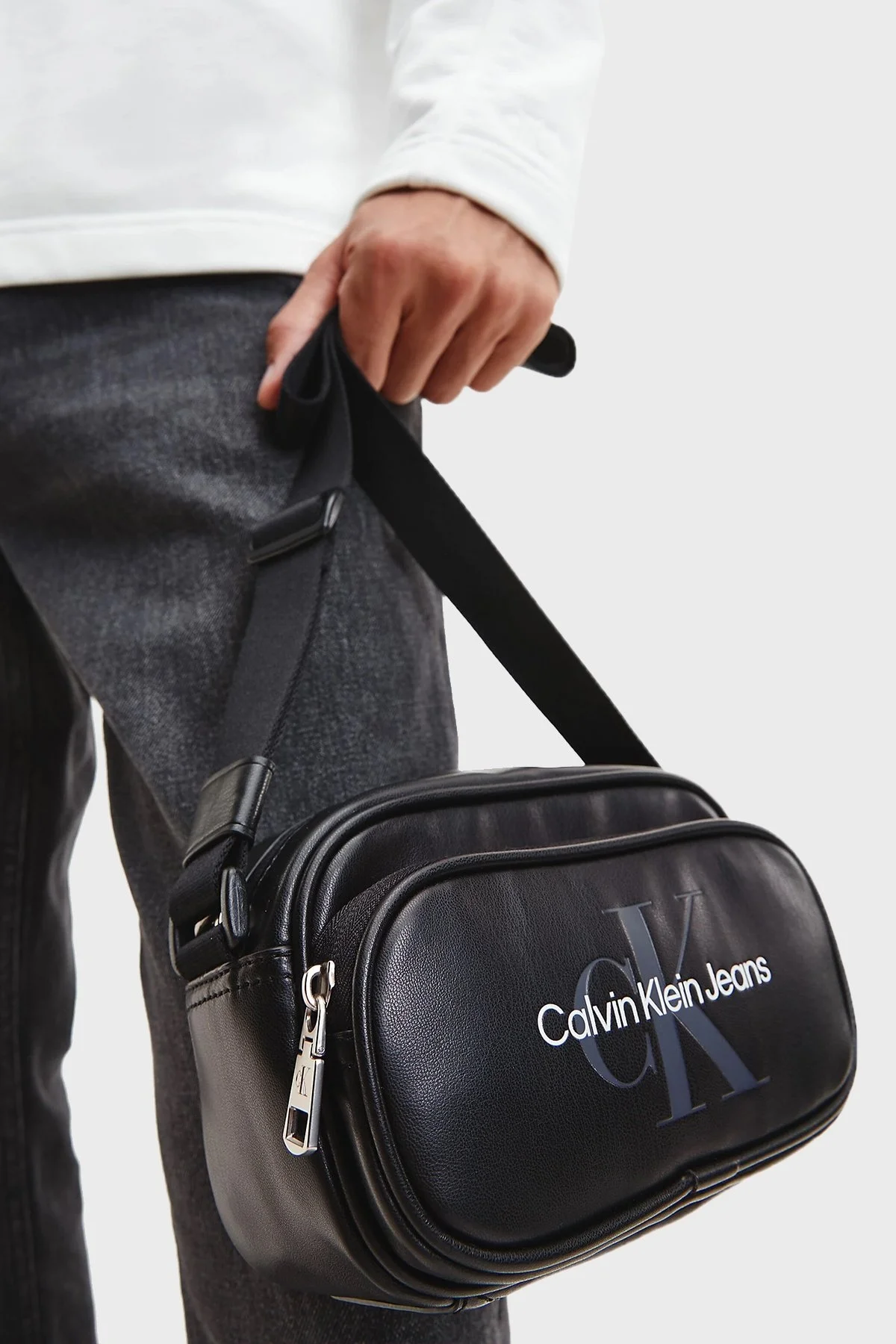 Calvin Klein Fermuarlı Ayarlanabilir Çapraz Askılı Erkek Çanta K50K510107 BDS SİYAH - 3