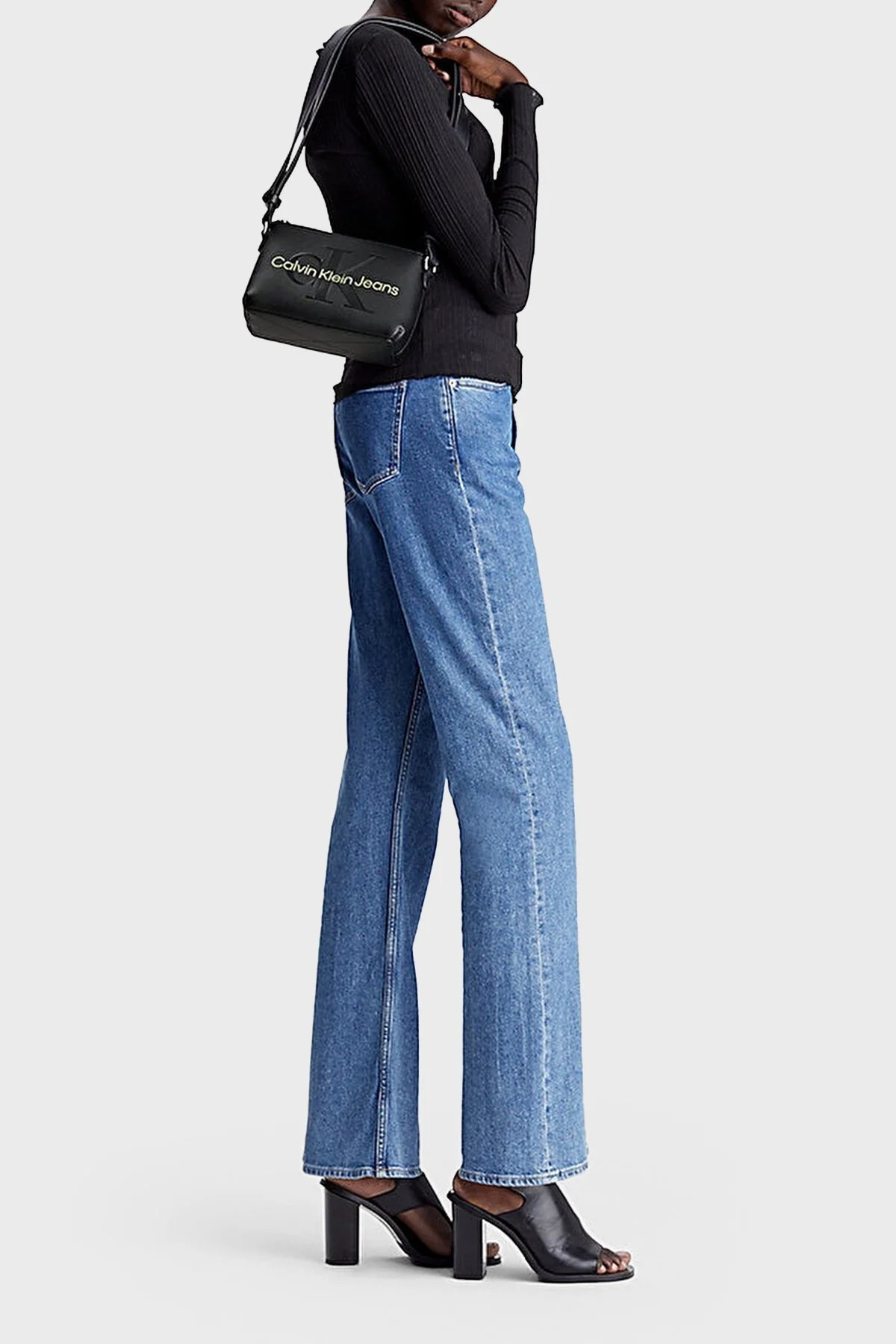 Calvin Klein Fermuarlı Ayarlanabilir Çapraz Askılı K60K6106810GX Bayan Çanta K60K610681 0GX SİYAH - 2