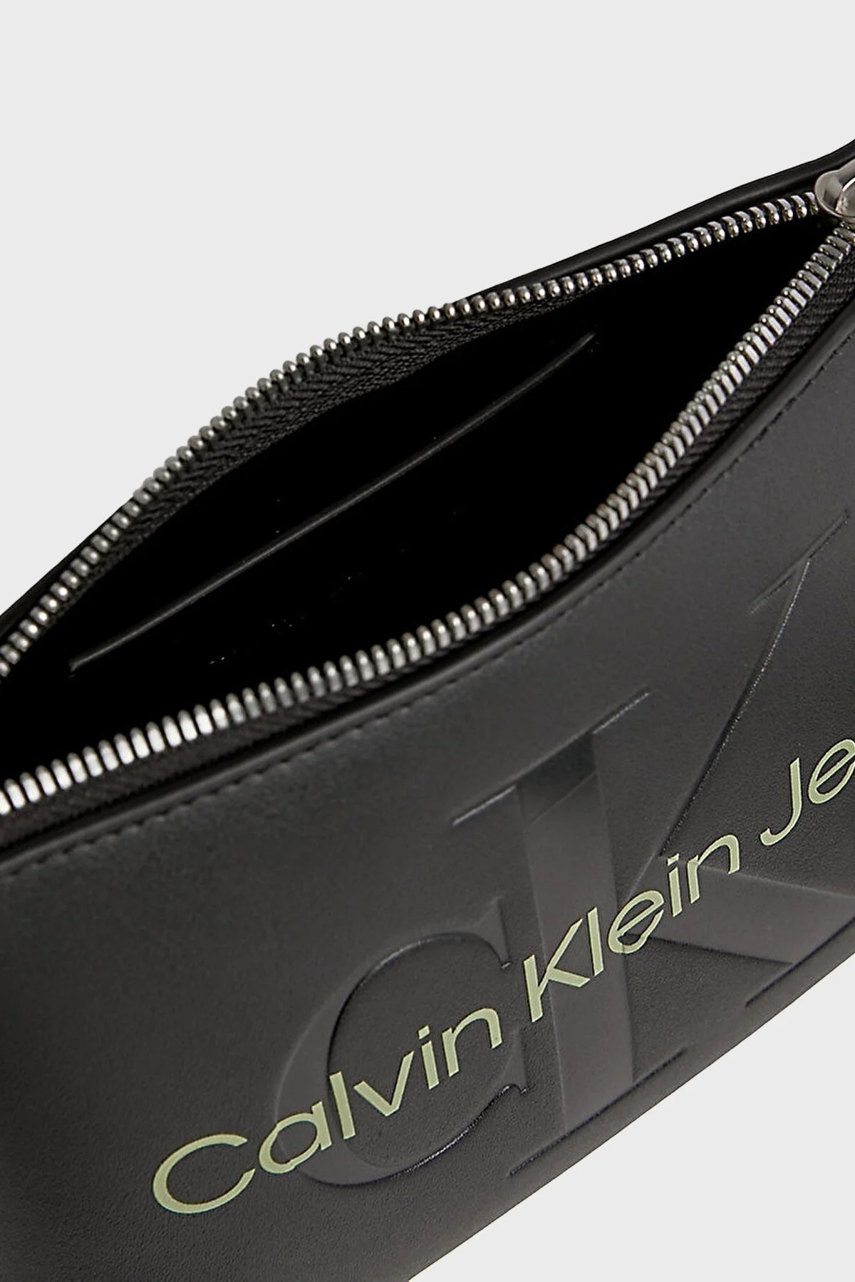 Calvin Klein Fermuarlı Ayarlanabilir Çapraz Askılı K60K6106810GX Bayan Çanta K60K610681 0GX SİYAH - 4