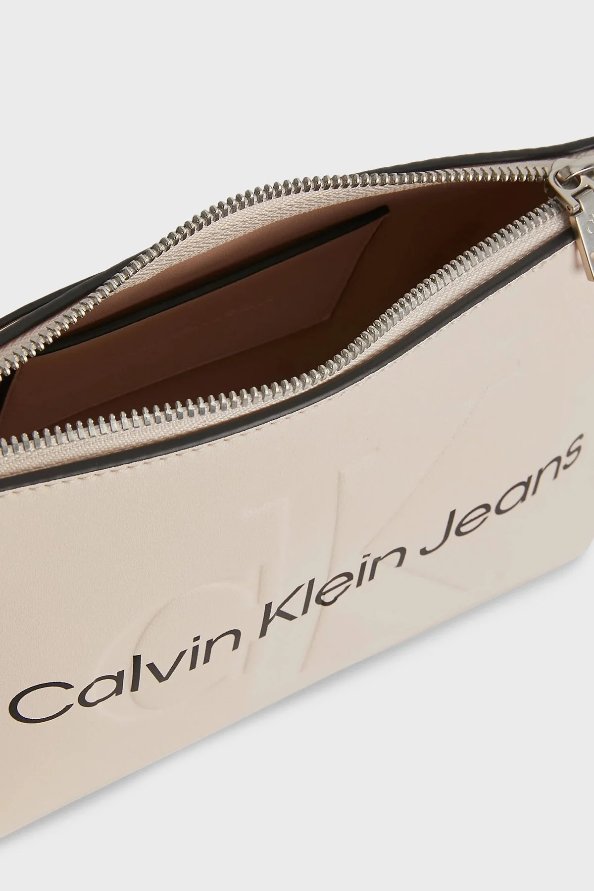 Calvin Klein Fermuarlı Ayarlanabilir Çapraz Askılı K60K610681TGE Bayan Çanta K60K610681 TGE BEJ - 5