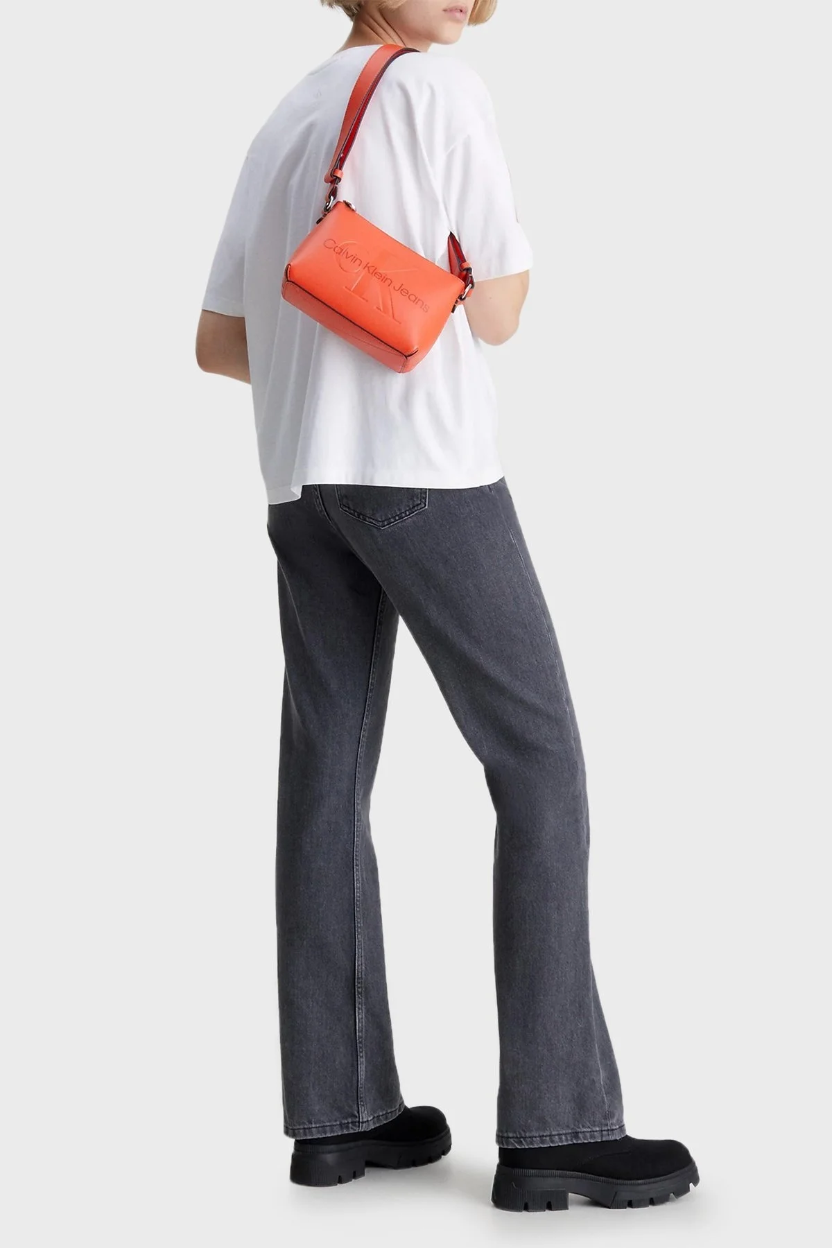 Calvin Klein Fermuarlı Ayarlanabilir Çapraz Askılı K60K610681XBS Bayan Çanta K60K610681 XBS TURUNCU - 2