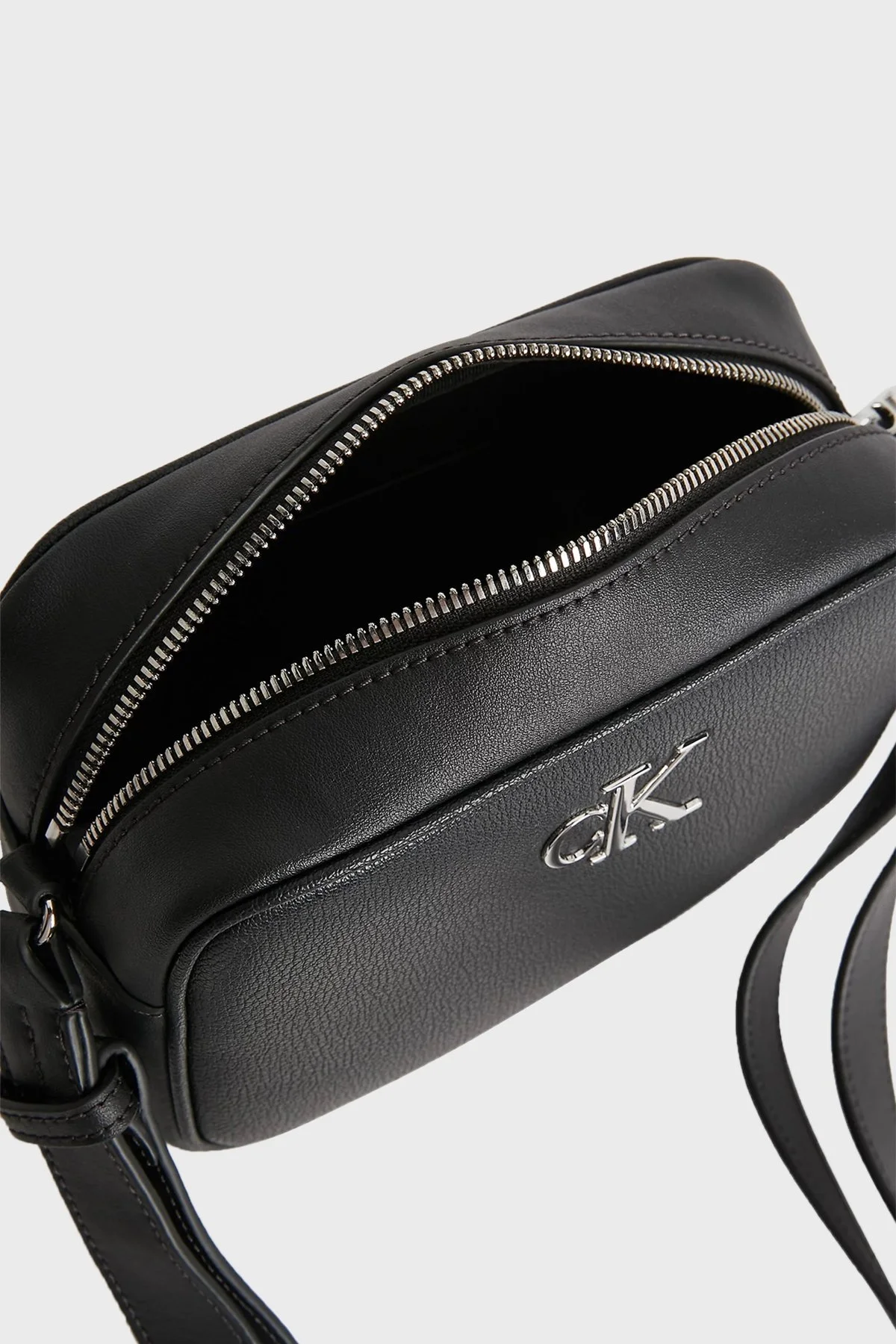 Calvin Klein Fermuarlı Ayarlanabilir Çapraz Askılı K60K610683BDS Bayan Çanta K60K610683 BDS SİYAH - 5