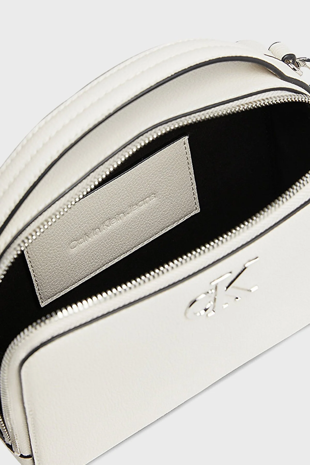 Calvin Klein Fermuarlı Ayarlanabilir Çapraz Askılı K60K610683CI2 Bayan Çanta K60K610683 CI2 BEYAZ - 5