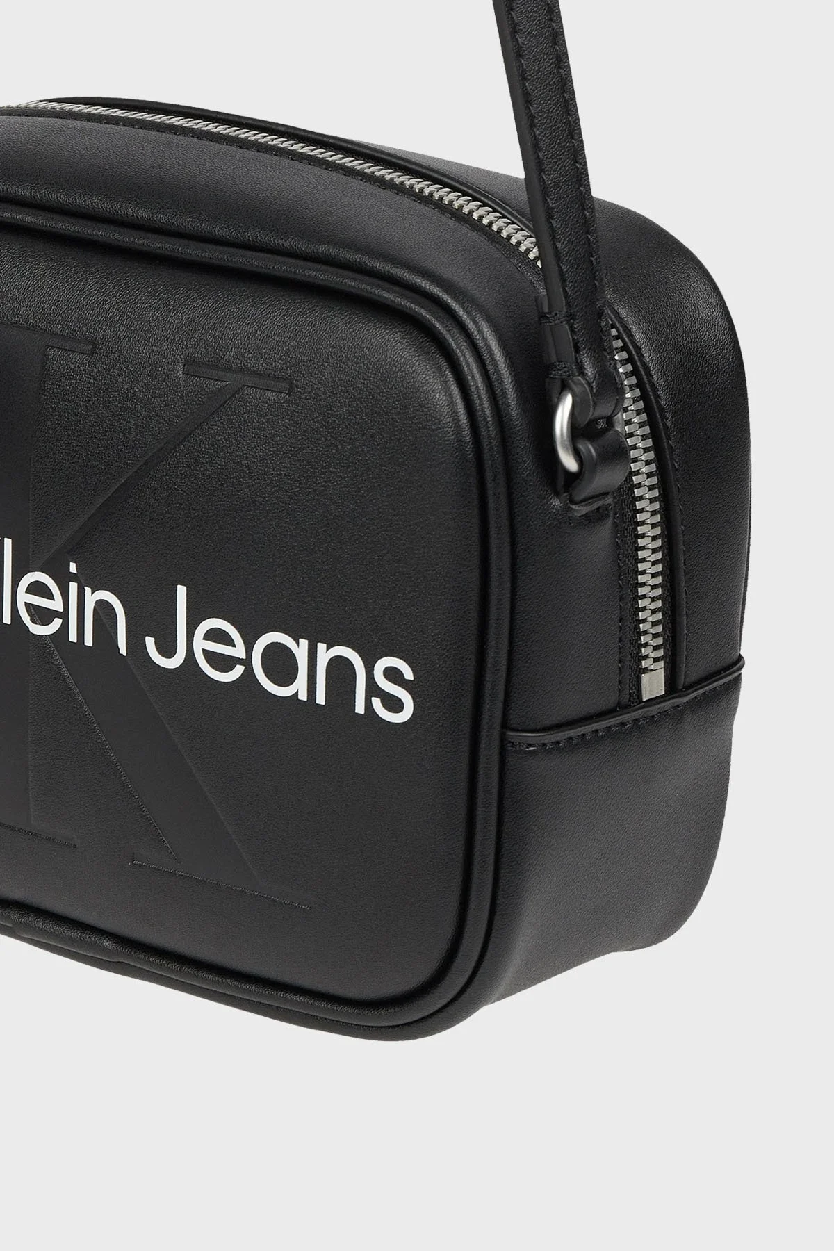 Calvin Klein Fermuarlı Ayarlanabilir Omuz Askılı Camera K60K610275BDS Bayan Çanta K60K610275 BDS SİYAH - 11