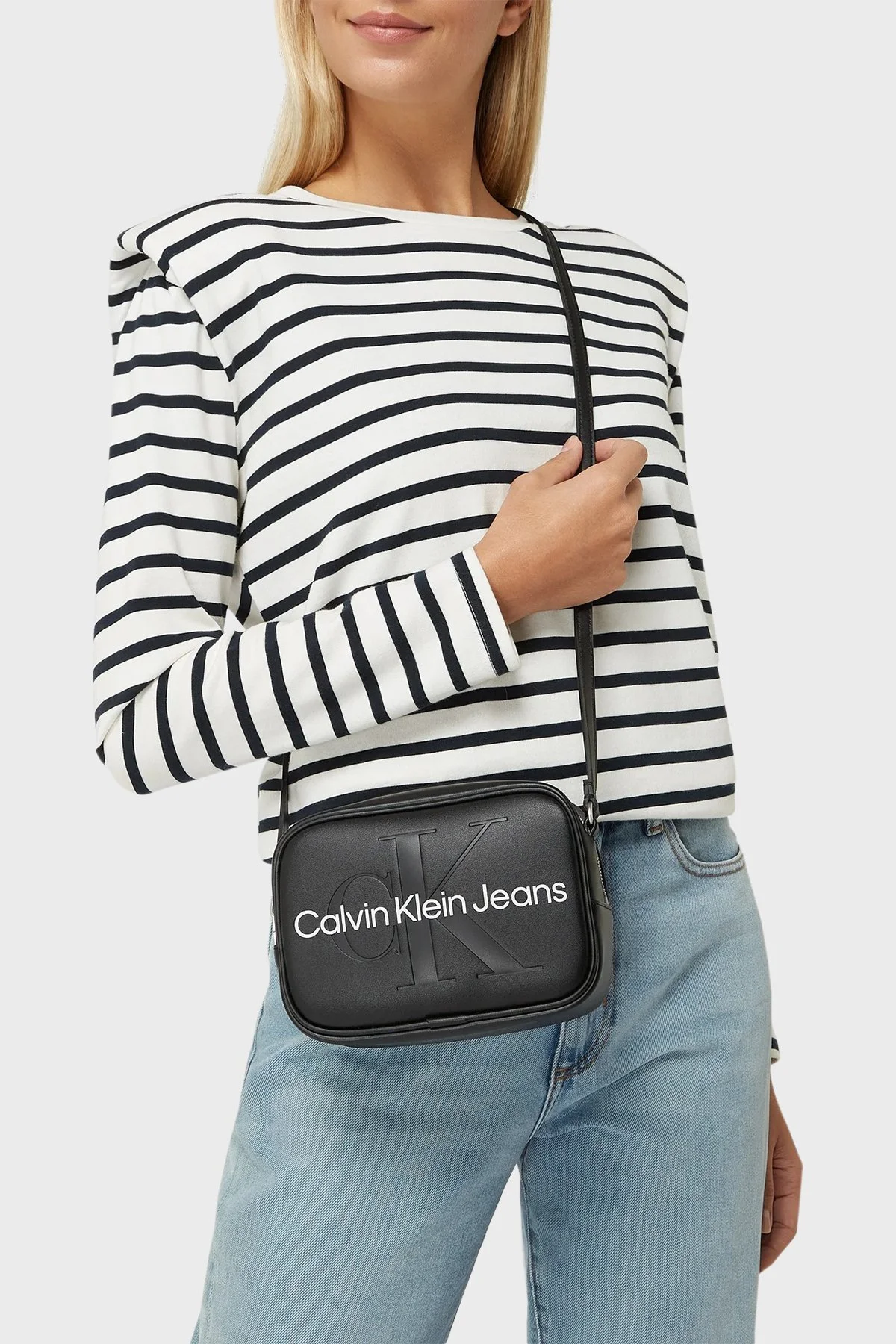 Calvin Klein Fermuarlı Ayarlanabilir Omuz Askılı Camera K60K610275BDS Kadın Çanta K60K610275 BDS SİYAH - 2