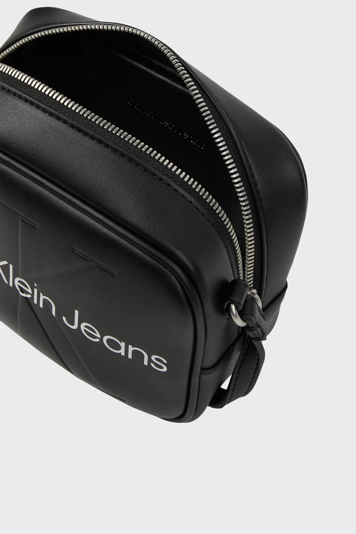 Calvin Klein Fermuarlı Ayarlanabilir Omuz Askılı Camera K60K610275BDS Kadın Çanta K60K610275 BDS SİYAH - 4