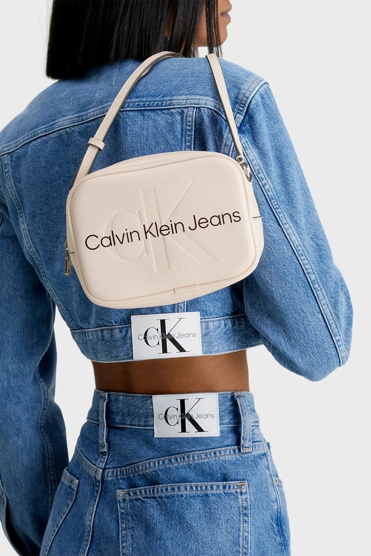 Calvin Klein Fermuarlı Ayarlanabilir Omuz Askılı Bayan Çanta K60K610275 TGE PUDRA - 3