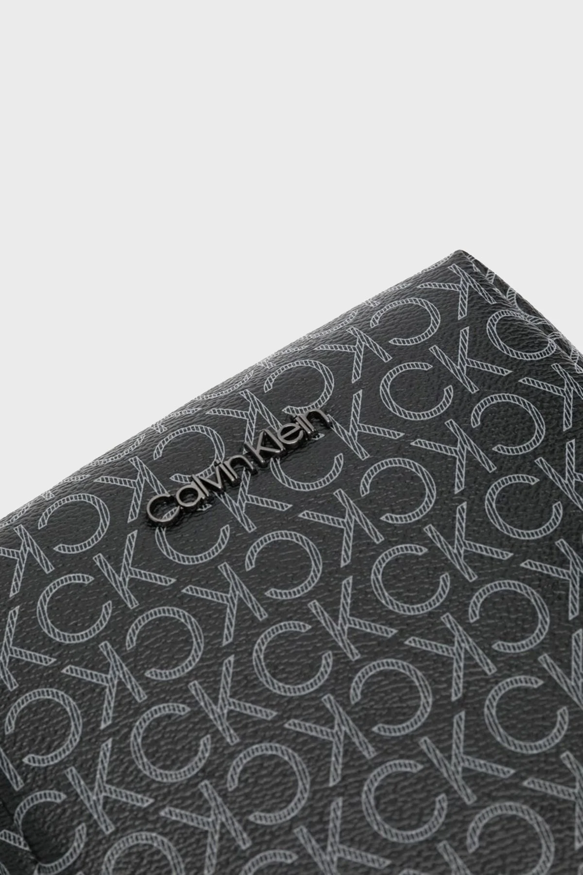 Calvin Klein Fermuarlı Ayarlanabilir Omuz Askılı Erkek Çanta K50K509231 01H SİYAH - 3