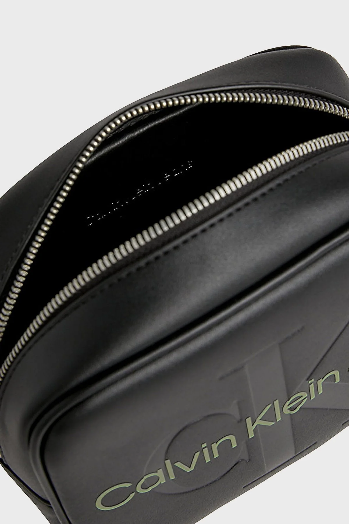 Calvin Klein Fermuarlı Ayarlanabilir Omuz Askılı K60K6102750GX Bayan Çanta K60K610275 0GX SİYAH - 2