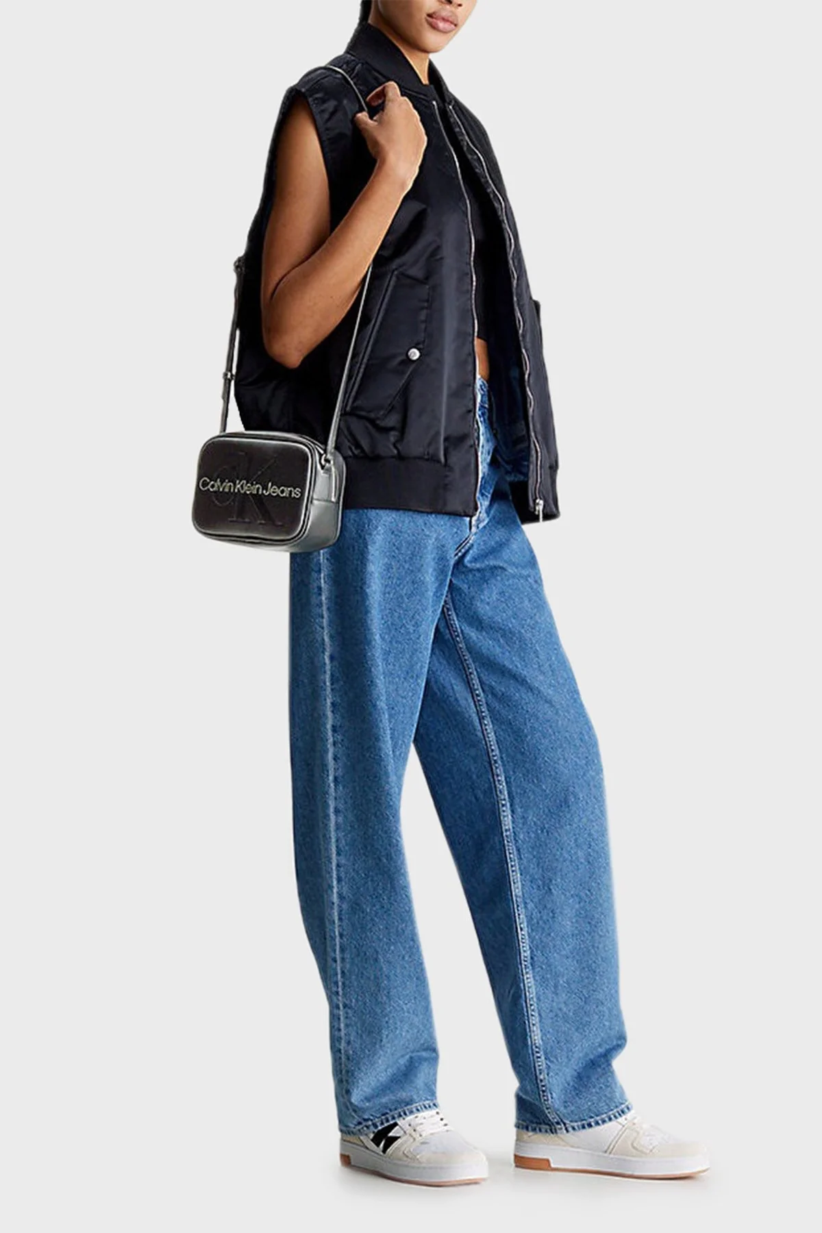 Calvin Klein Fermuarlı Ayarlanabilir Omuz Askılı K60K6102750GX Bayan Çanta K60K610275 0GX SİYAH - 5