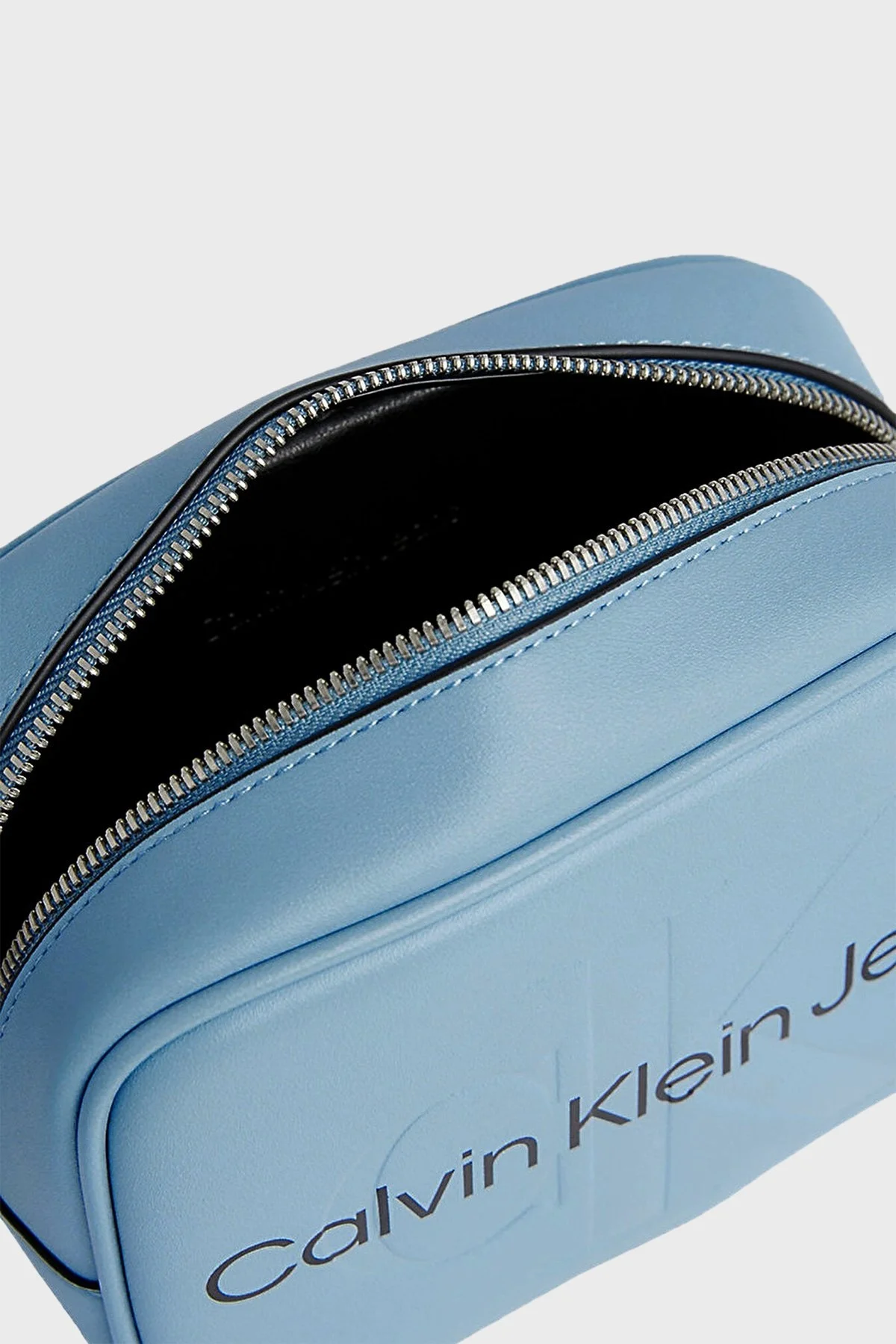 Calvin Klein Fermuarlı Ayarlanabilir Omuz Askılı K60K610275CEZ Bayan Çanta K60K610275 CEZ MAVİ - 4